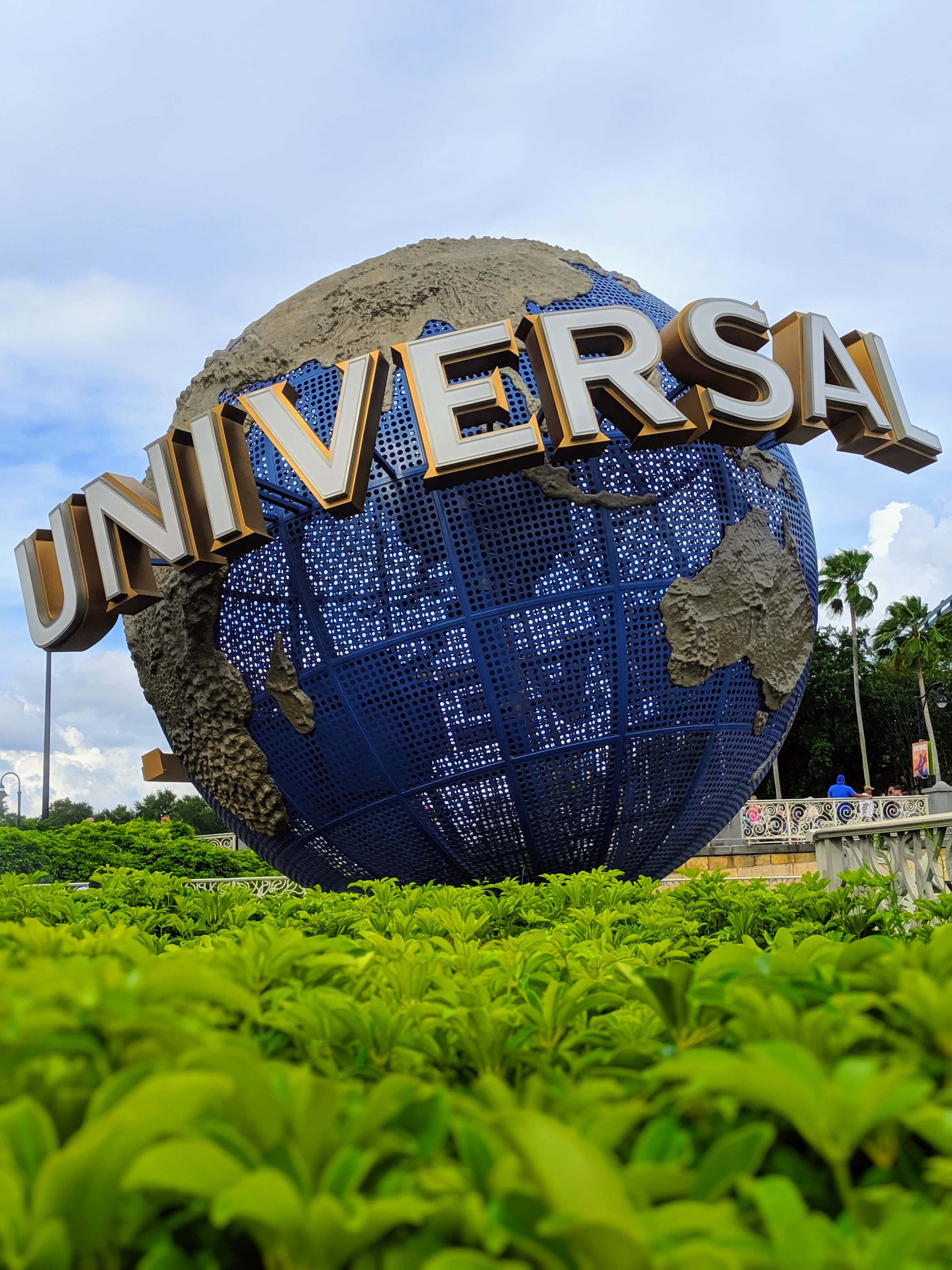 Universal Studios, globe, bright blue sky, 4K Phone Wallpaper