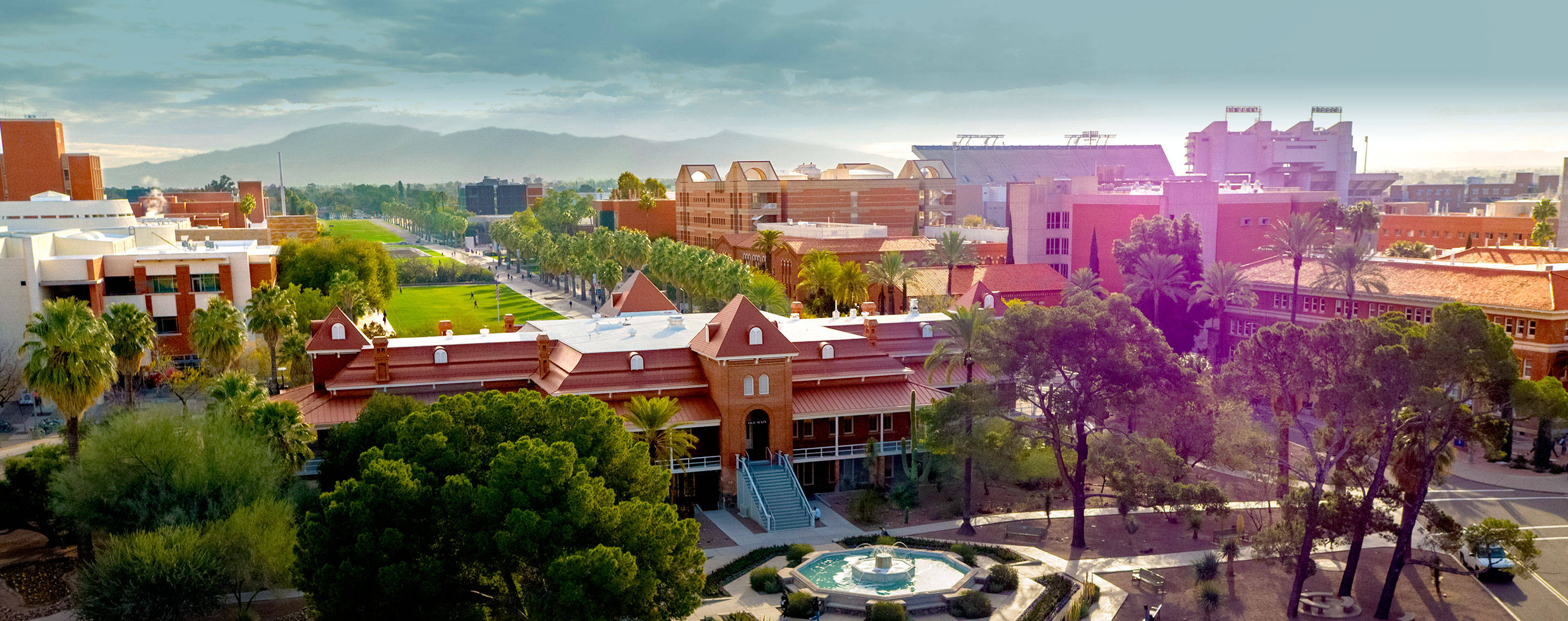 University Of Arizona, red brick buildings, green lawns, 2K Desktop Wallpaper