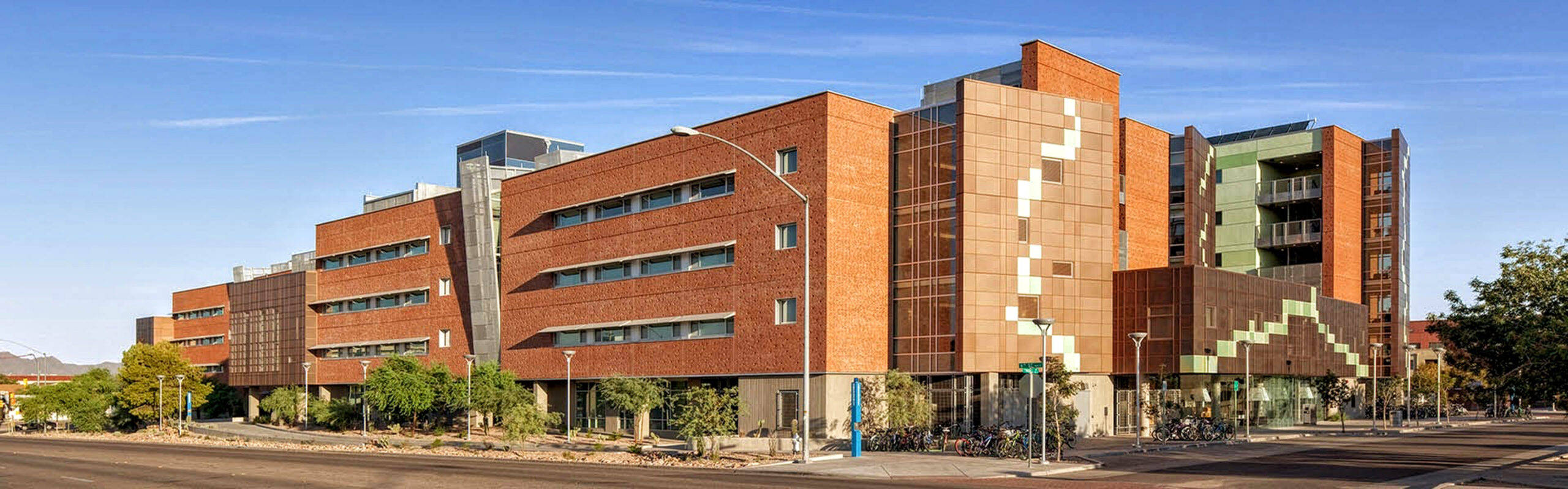 University Of Arizona, modern brick university buildings, geometric glass patterns, 2K Desktop Wallpaper