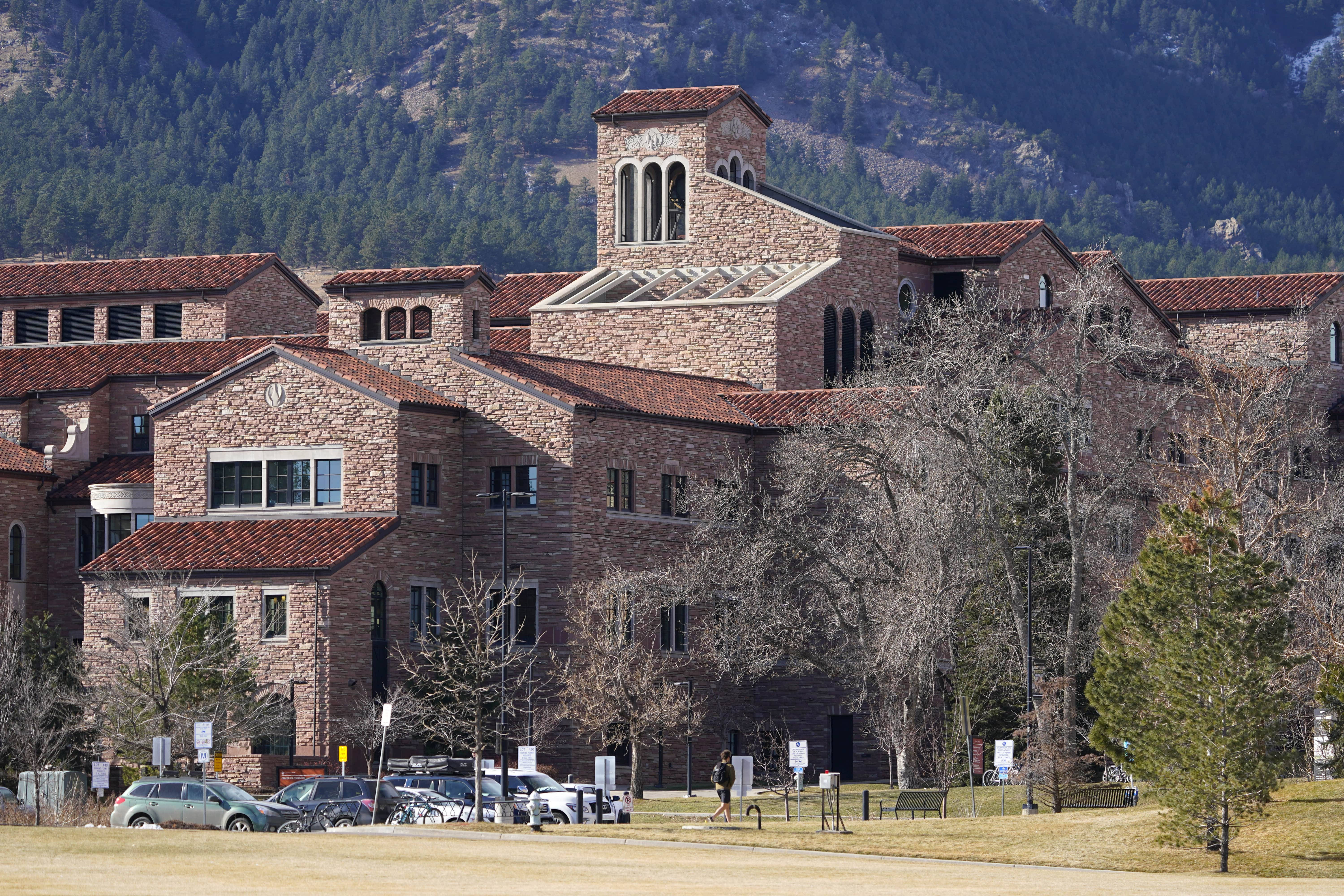 University of Colorado Boulder, stone university building, red tile roofs, 5K Desktop Wallpaper