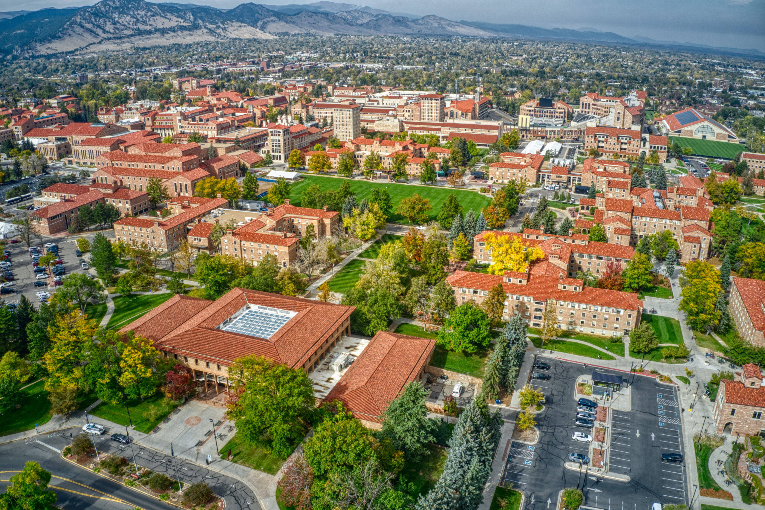 University of Colorado, terracotta-roofed buildings, autumn trees, 2K Desktop Wallpaper