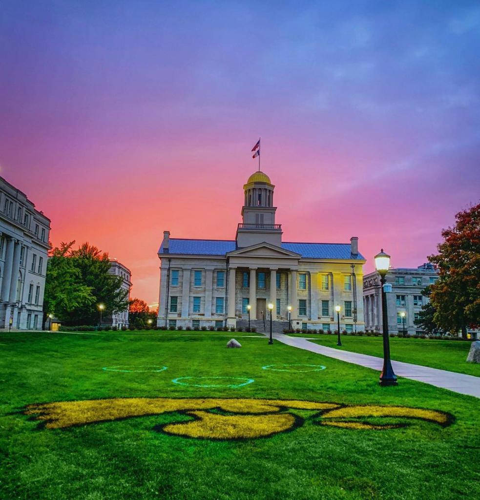 University Of Iowa, neoclassical building, golden dome, SD Phone Wallpaper