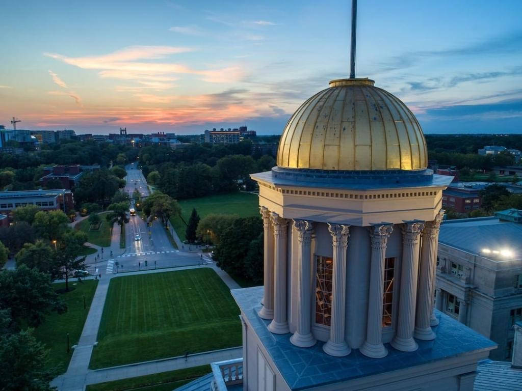 University Of Iowa, capitol building, golden-domed, SD Desktop Wallpaper