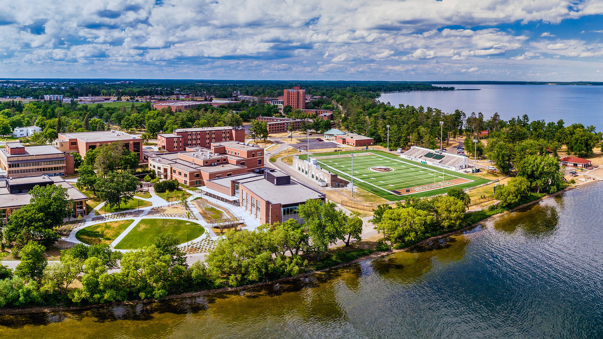 University Of Minnesota, brick buildings, green lawns, Full HD Desktop Wallpaper