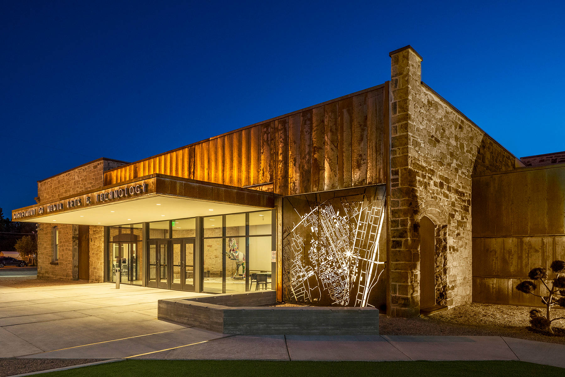 University of New Mexico, modern building, stone and wood facade, HD Desktop Wallpaper