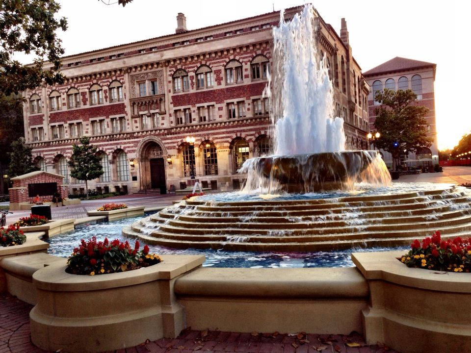 University Of Southern California, red brick building, stone fountain, SD Desktop Wallpaper