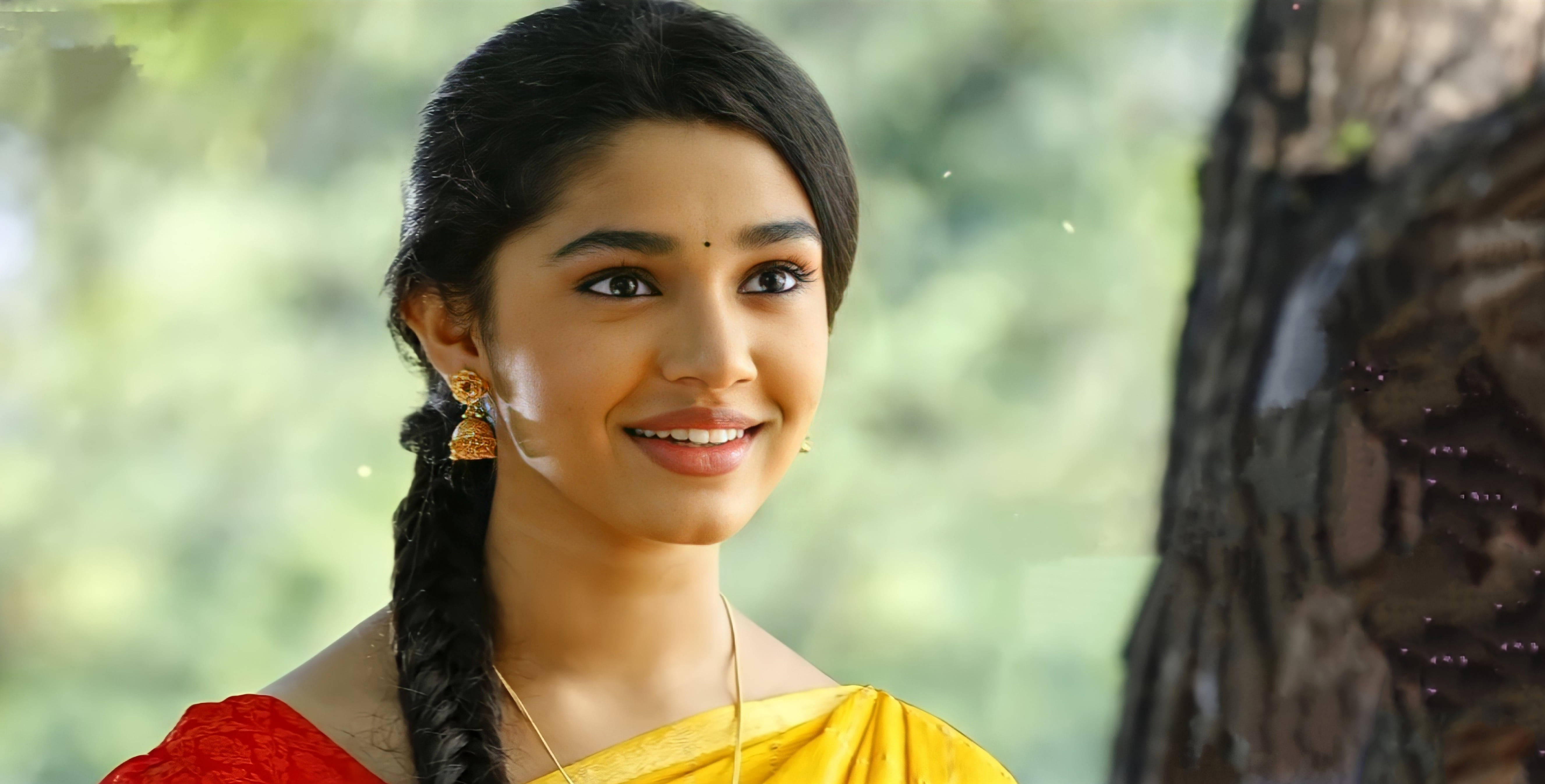Uppena, adorable bebamma, red and yellow sari, 5K Desktop Wallpaper