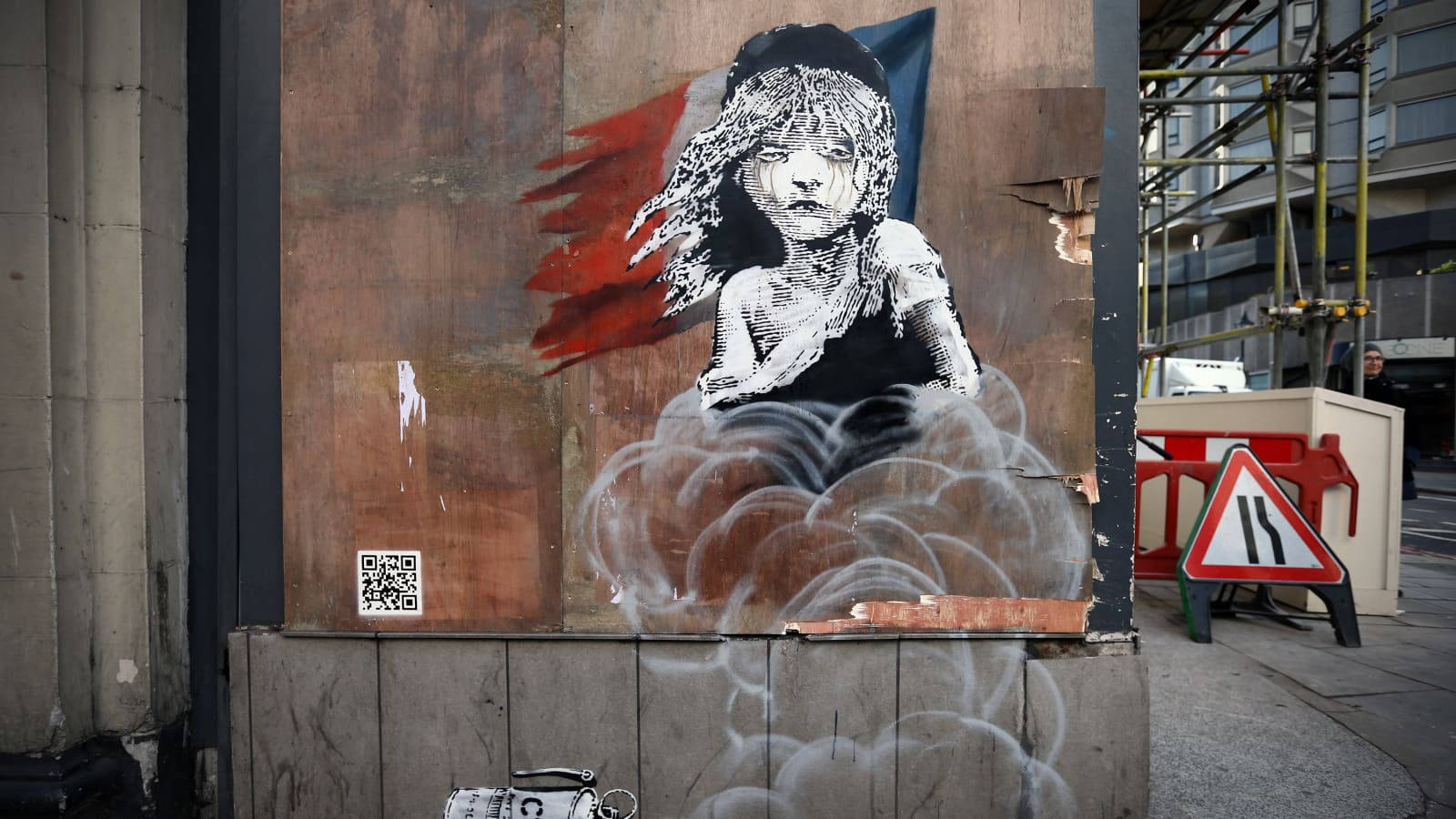 Abstract Lady Urban Art, black and white street mural, girl with flowing hair, HD Desktop Wallpaper