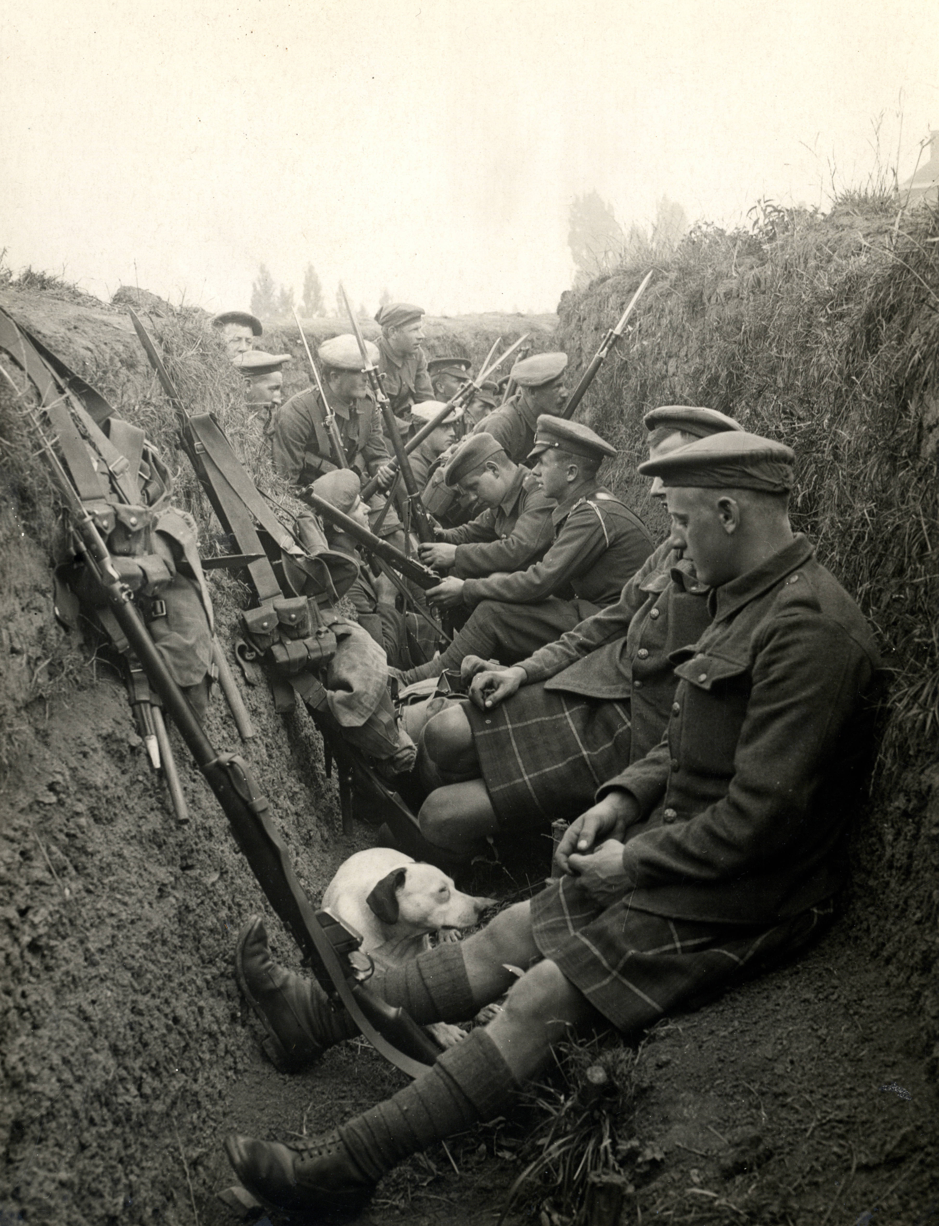 US Army, muddy trench, soldiers in kilts, 4K Phone Wallpaper