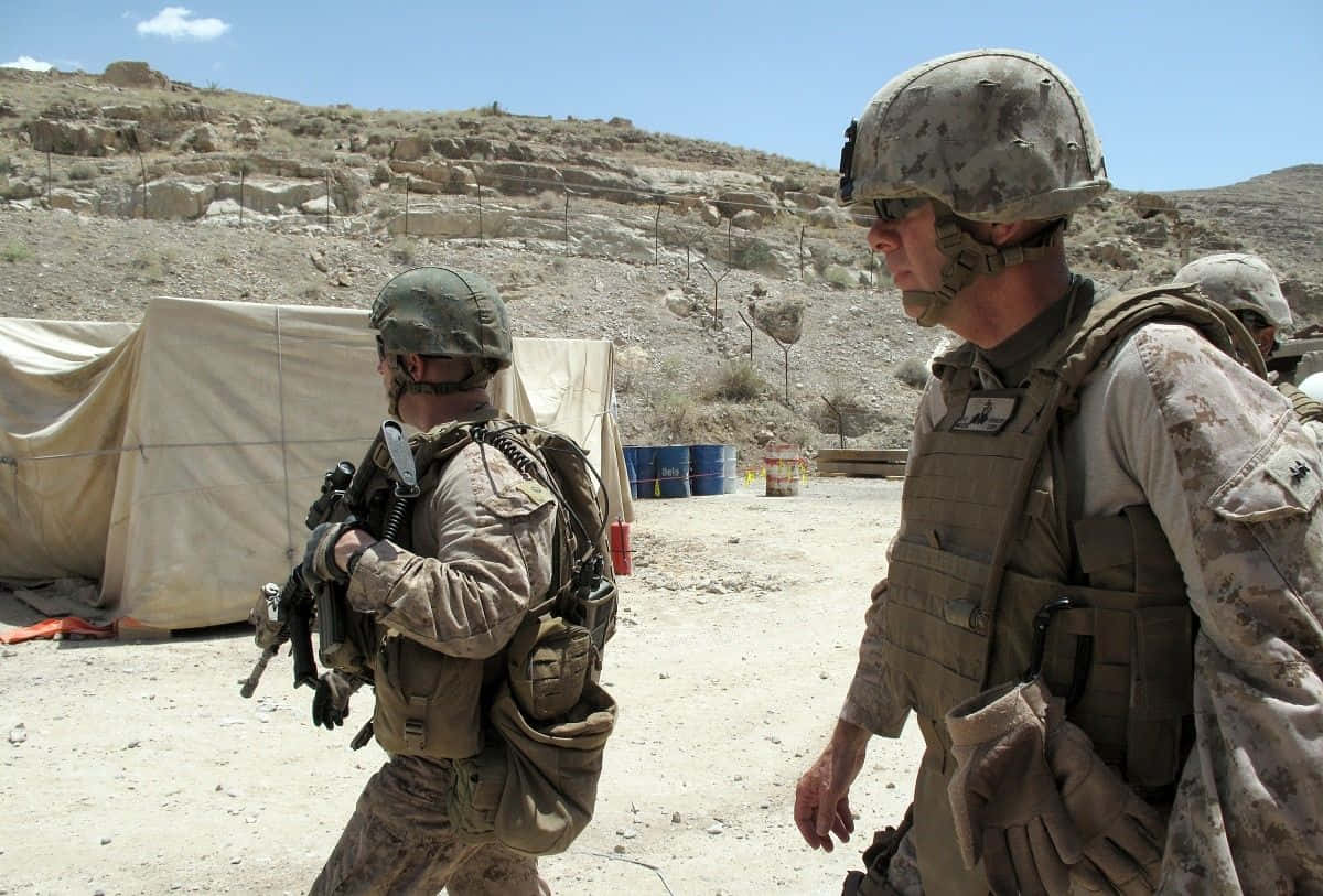 U.S. Marines, full combat gear, dusty desert military camp, SD Desktop Wallpaper
