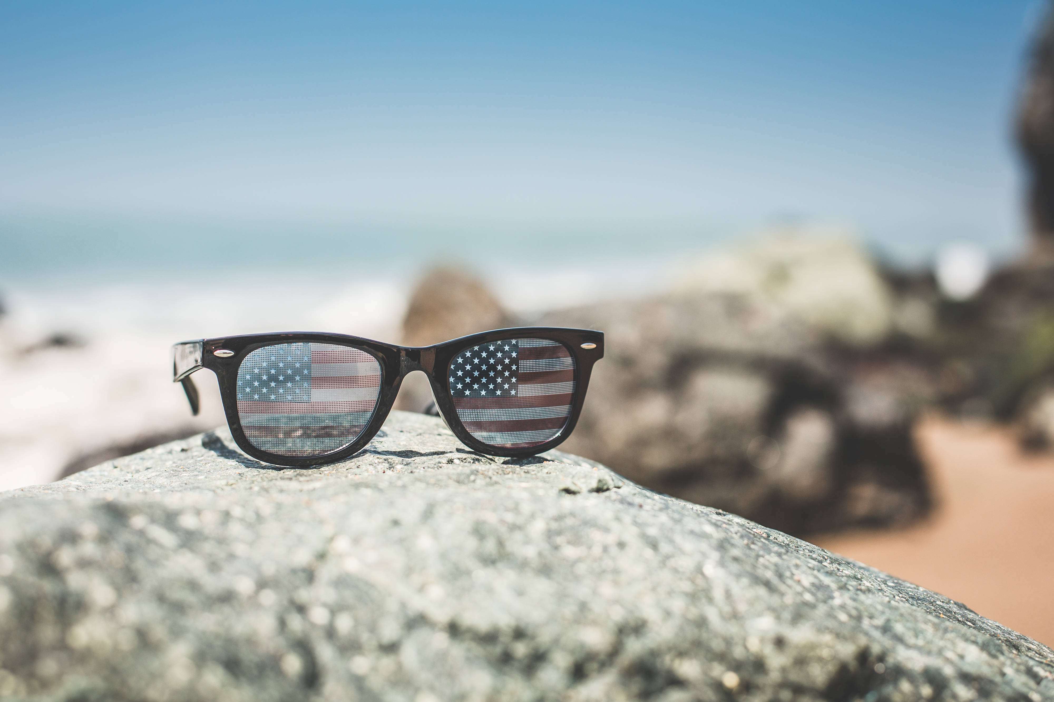 USA Flag iPhone, sunglasses, American flag reflection, 4K Desktop Wallpaper