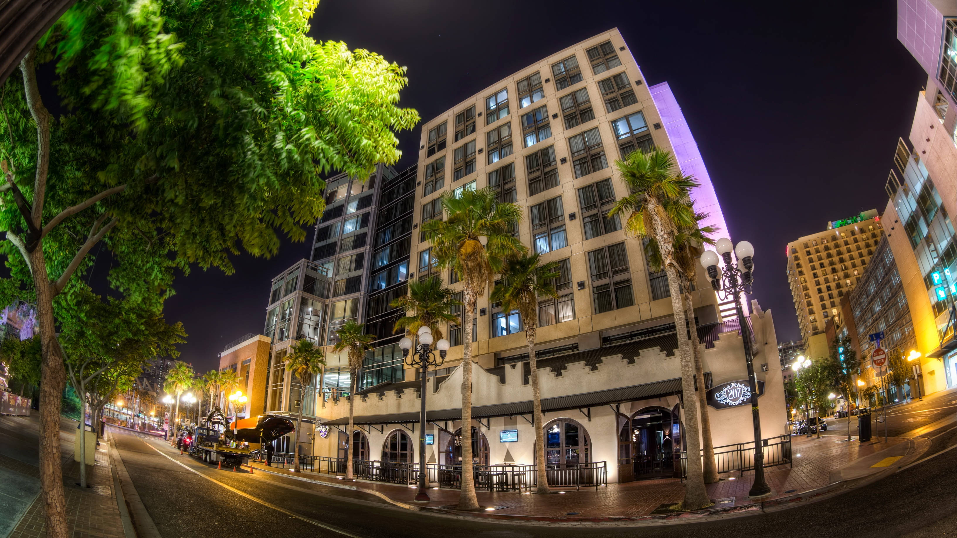 USA, night, urban street scene, 2K Desktop Wallpaper
