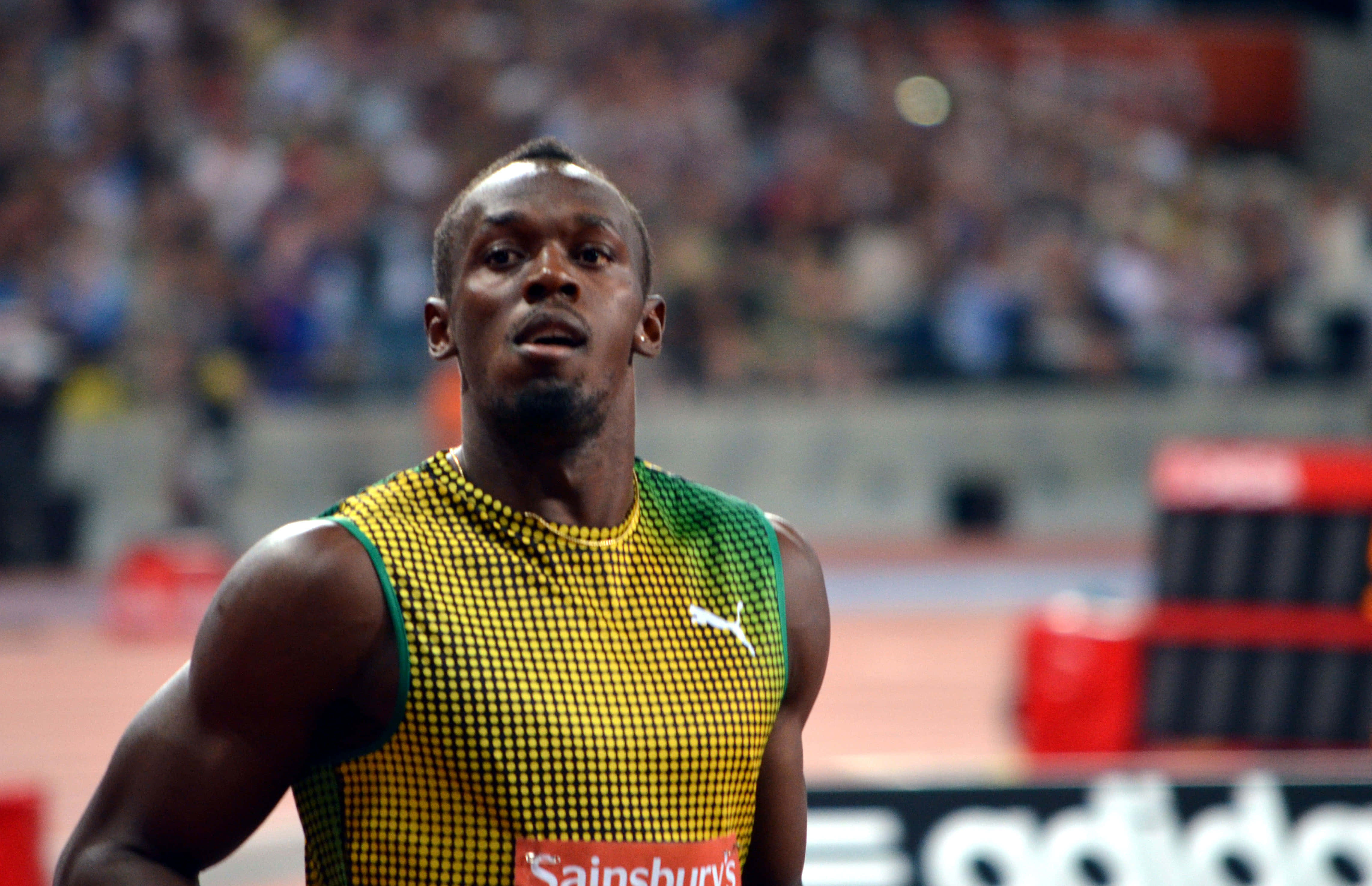 Usain Bolt, green and yellow patterned jersey, track, 4K Desktop Wallpaper