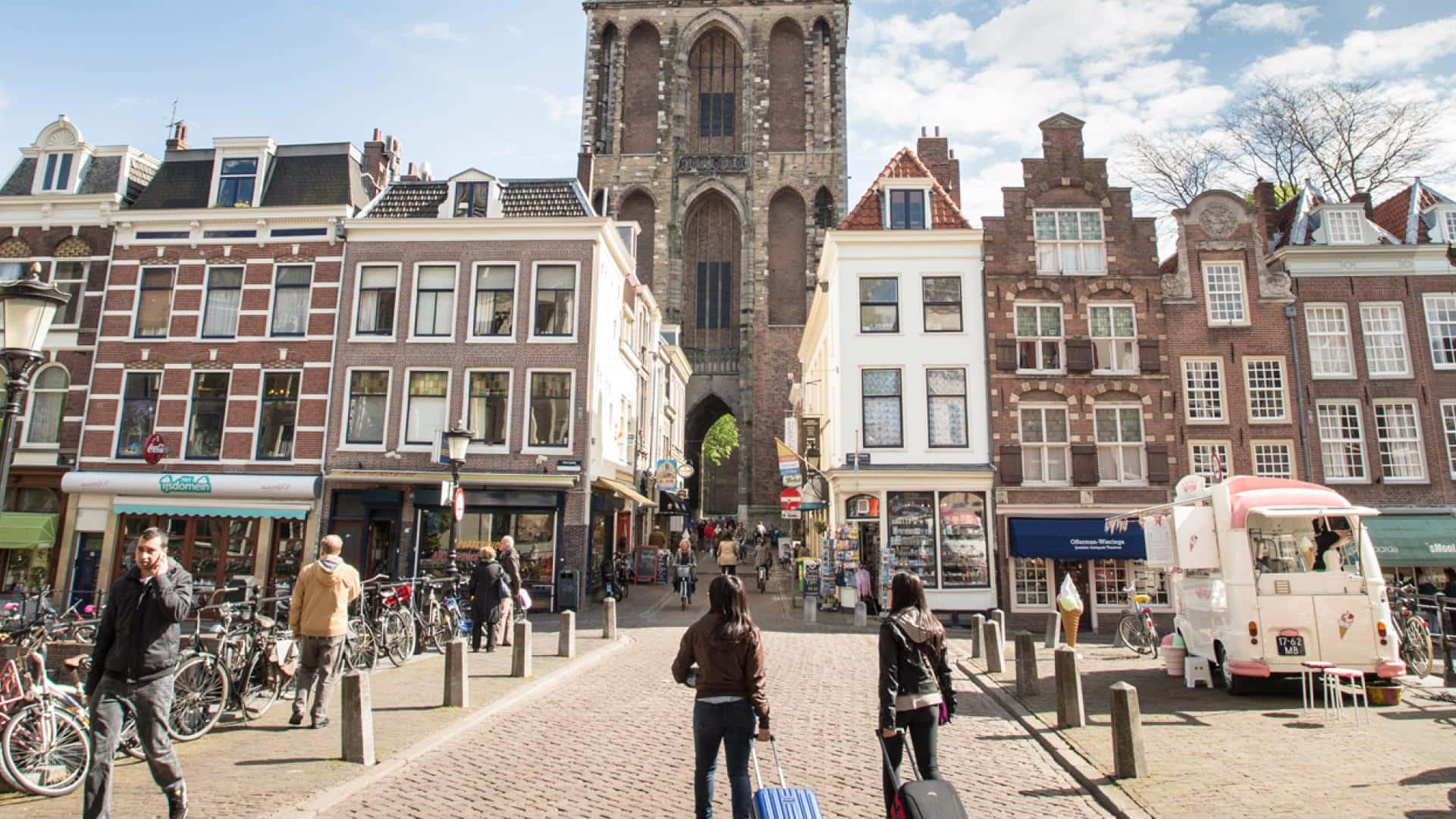 Utrecht, city center, bustling street scene, Full HD Desktop Wallpaper