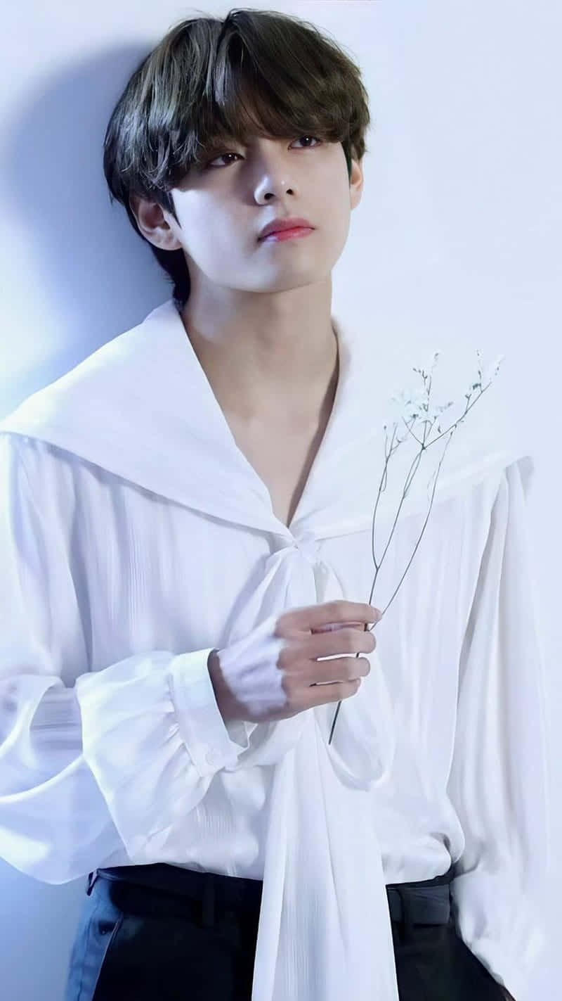 V Bts Phone, white sailor shirt, delicate dried flowers, HD Phone Wallpaper