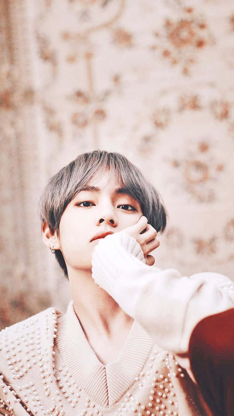 V Bts Phone, gray hair, white sweater, HD Phone Wallpaper