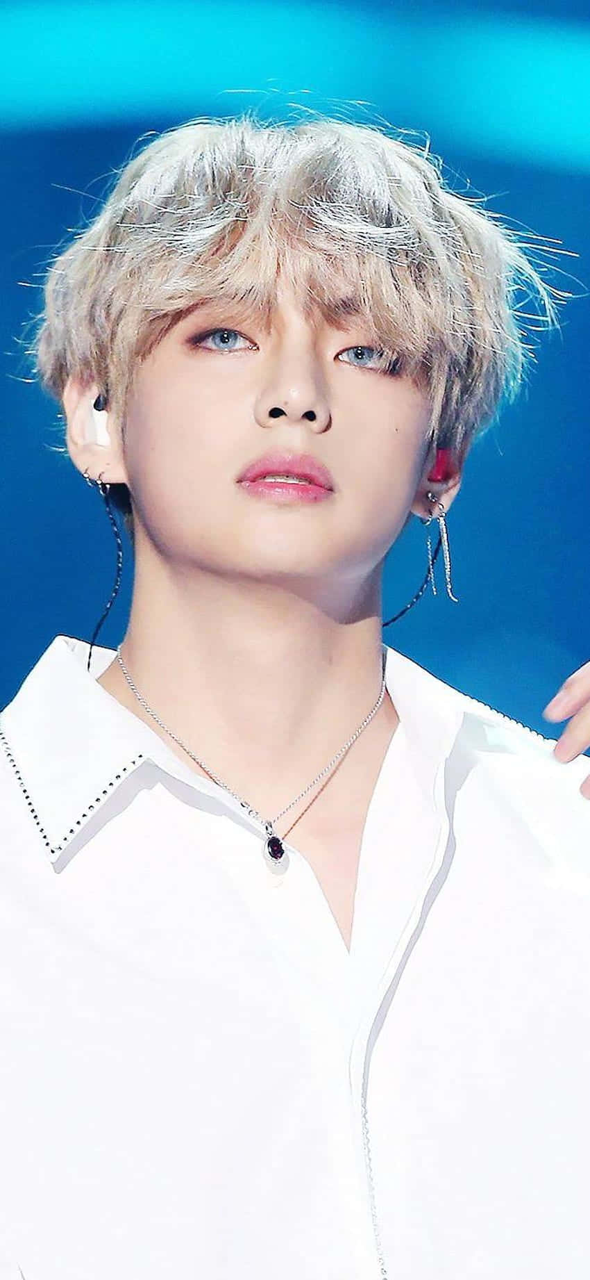 V Bts Phone, platinum blonde hair, blue eyes, HD Phone Wallpaper