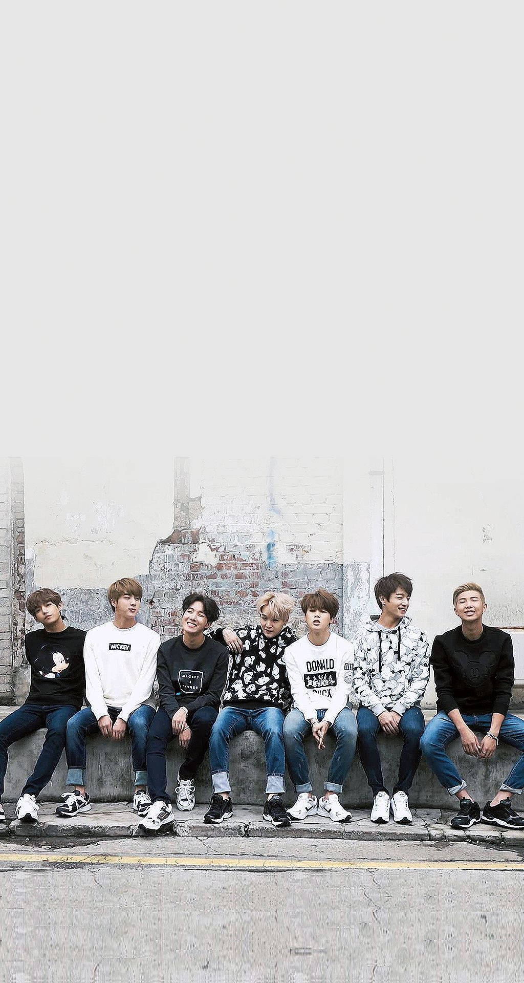 Bts Phone, fuzzy background, casual streetwear, Full HD Phone Wallpaper