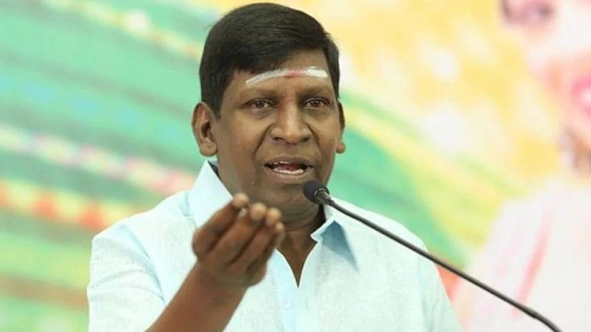 Vadivelu, white forehead mark, microphone, SD Desktop Wallpaper