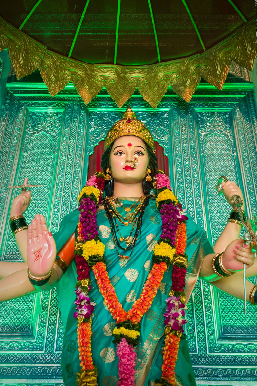 Vaishno Devi, blue saree, colorful flower garlands, HD Phone Wallpaper