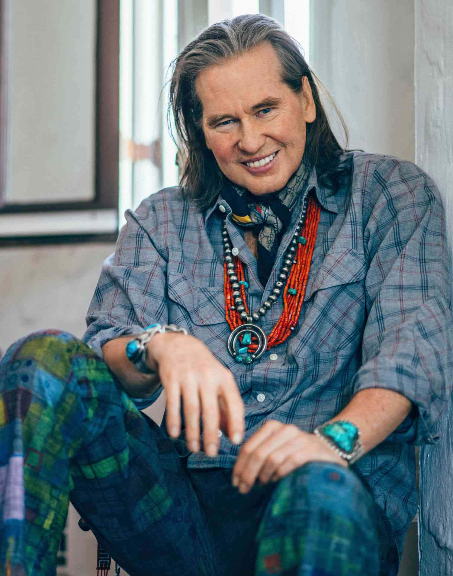 Val Kilmer, plaid shirt, turquoise and coral bead necklaces, HD Phone Wallpaper