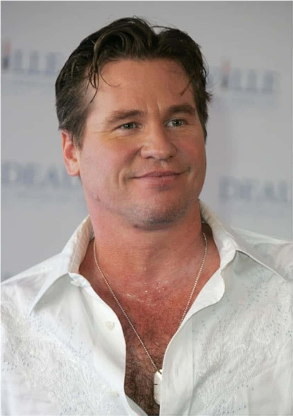 Val Kilmer, white shirt, silver necklace, HD Phone Wallpaper