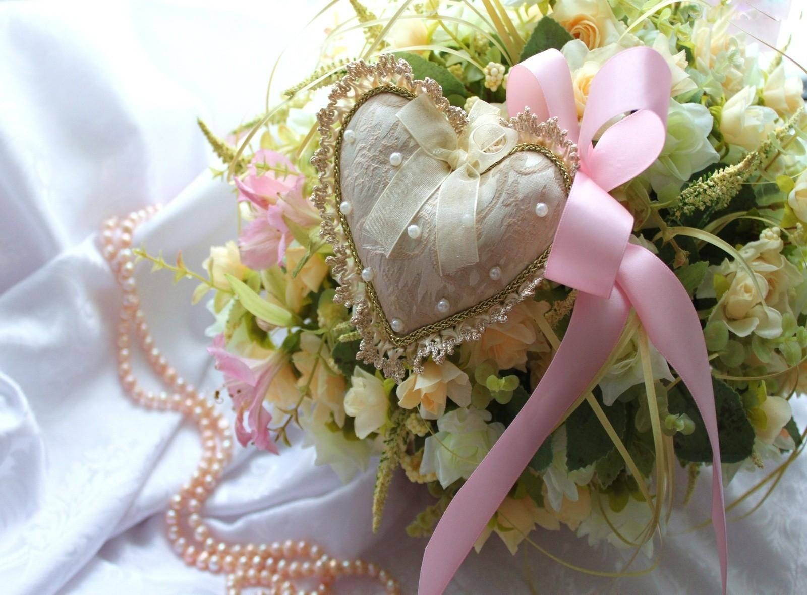 heart-shaped pillow, pearls, lace, HD Desktop Wallpaper