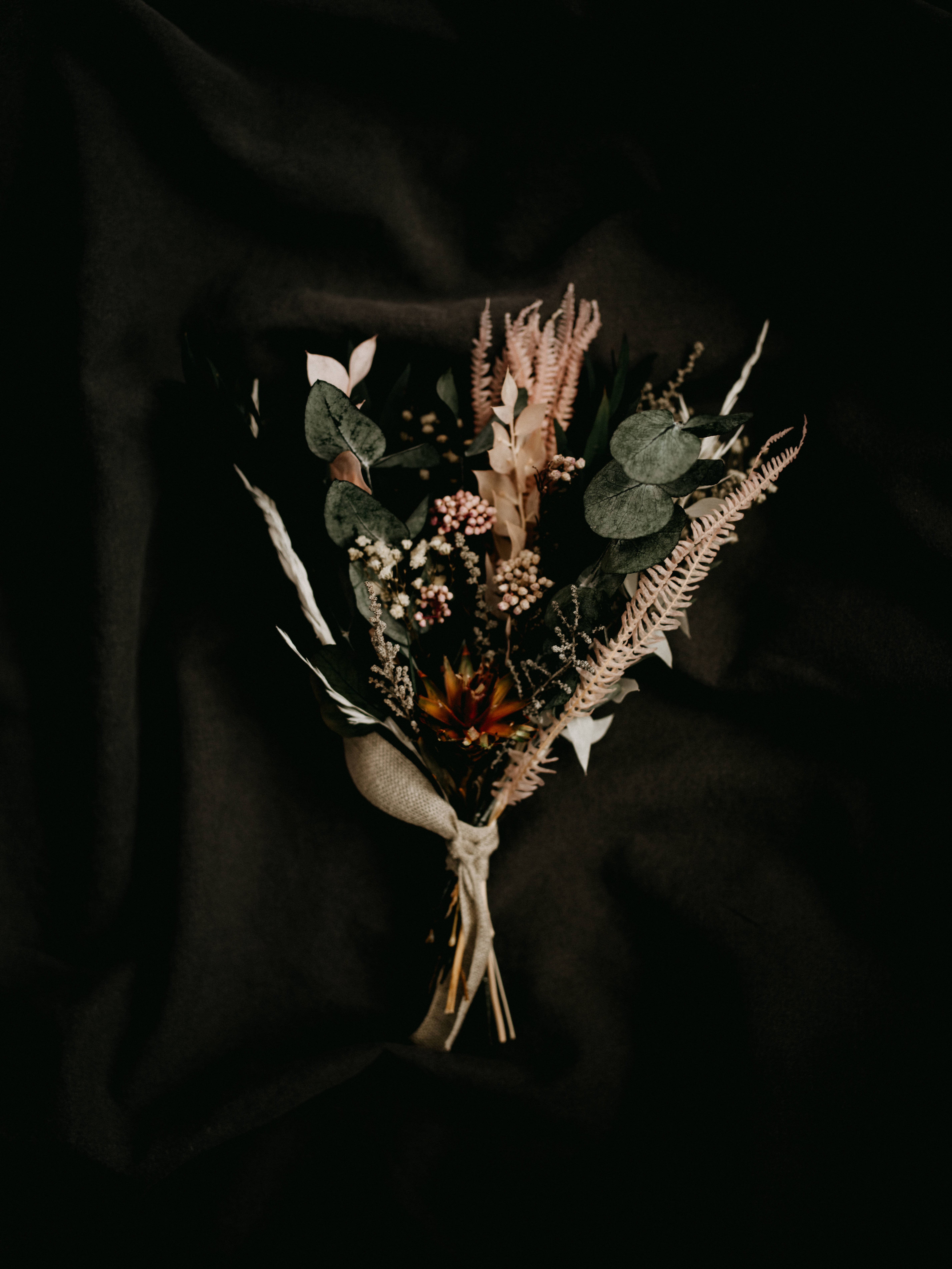 Valentines, dark bouquet, dried flower bouquet, 5K Phone Wallpaper