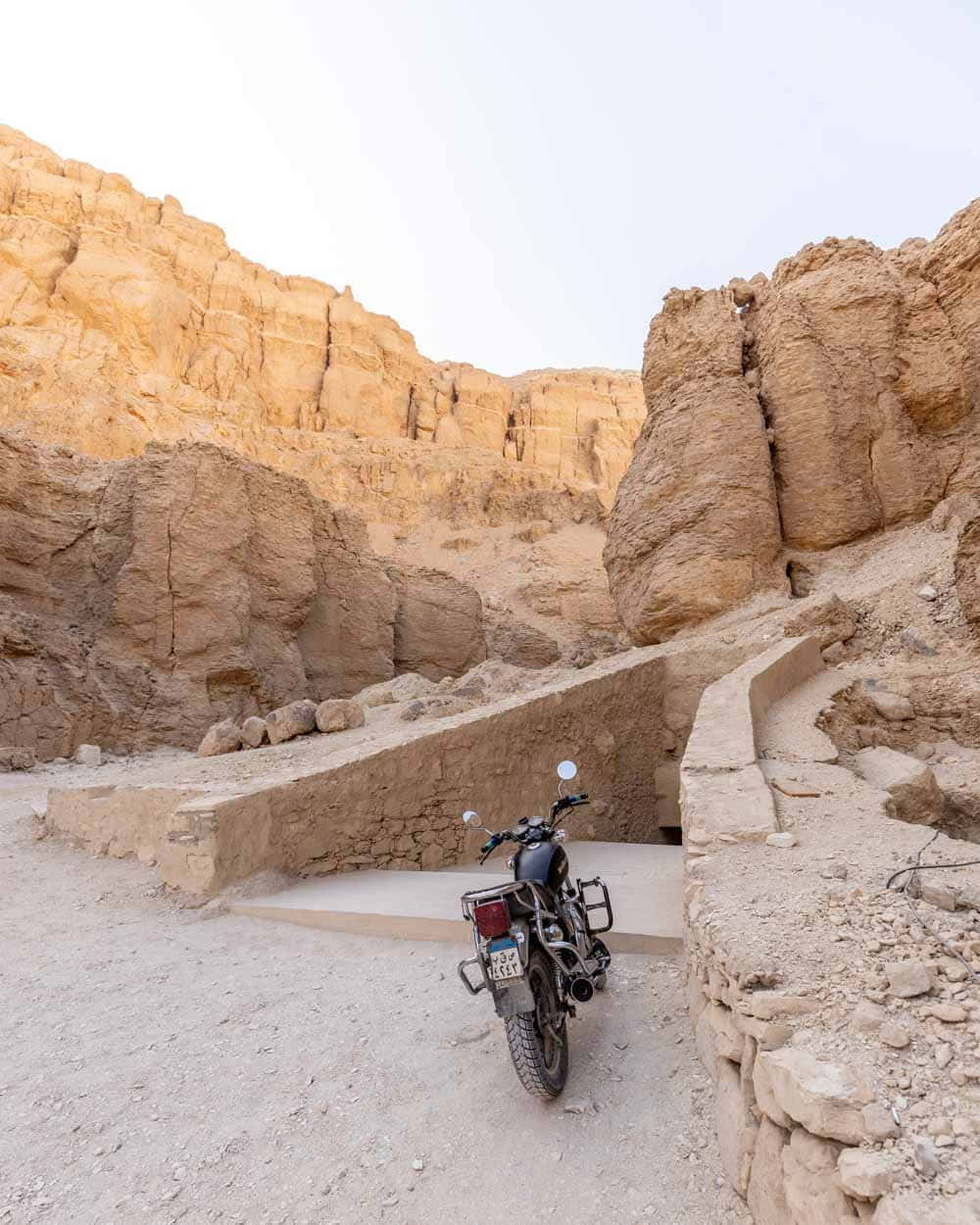 Valley Of The Kings, black motorcycle, dusty path, SD Phone Wallpaper