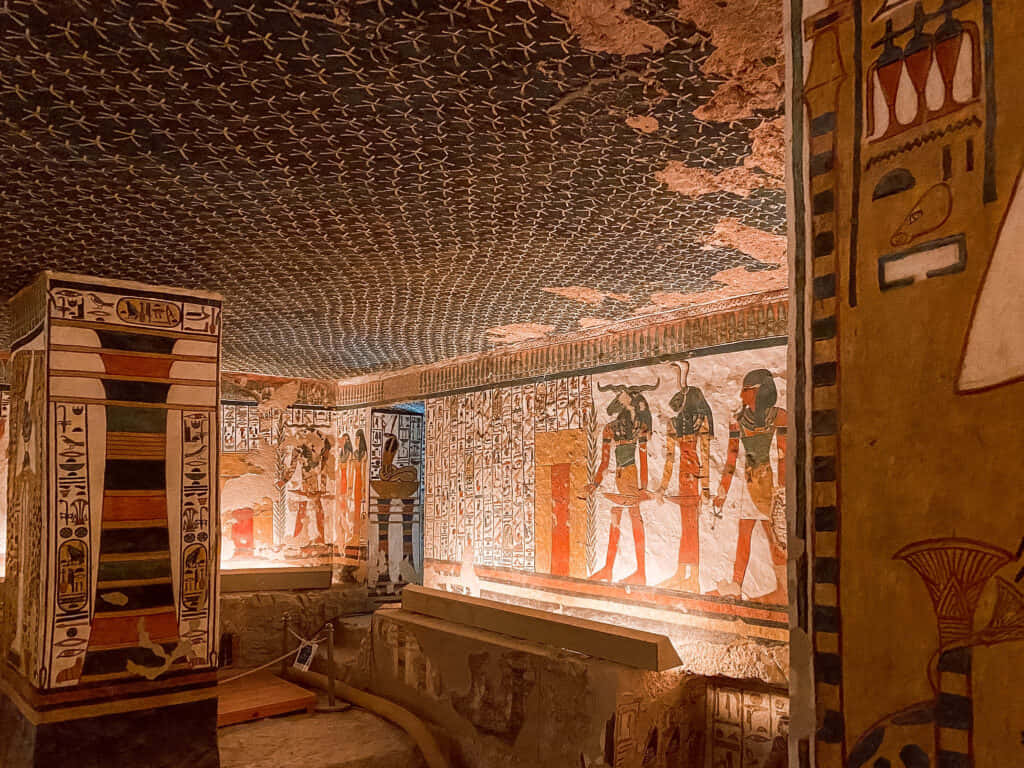 Valley of the Kings, ancient Egyptian tomb chamber, hieroglyphic walls, SD Desktop Wallpaper