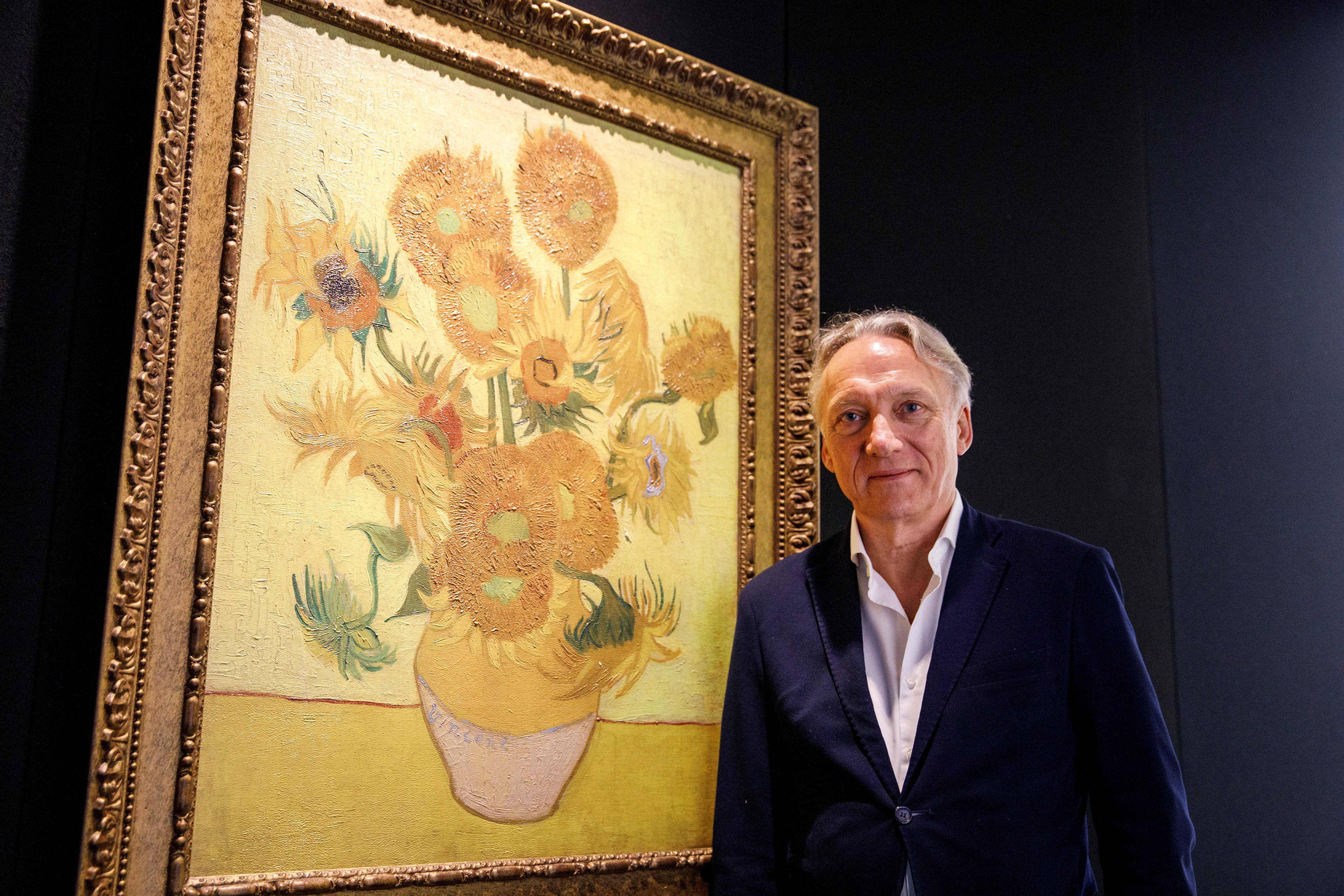 Van Gogh Museum, sunflowers, Van Gogh, 2K Desktop Wallpaper
