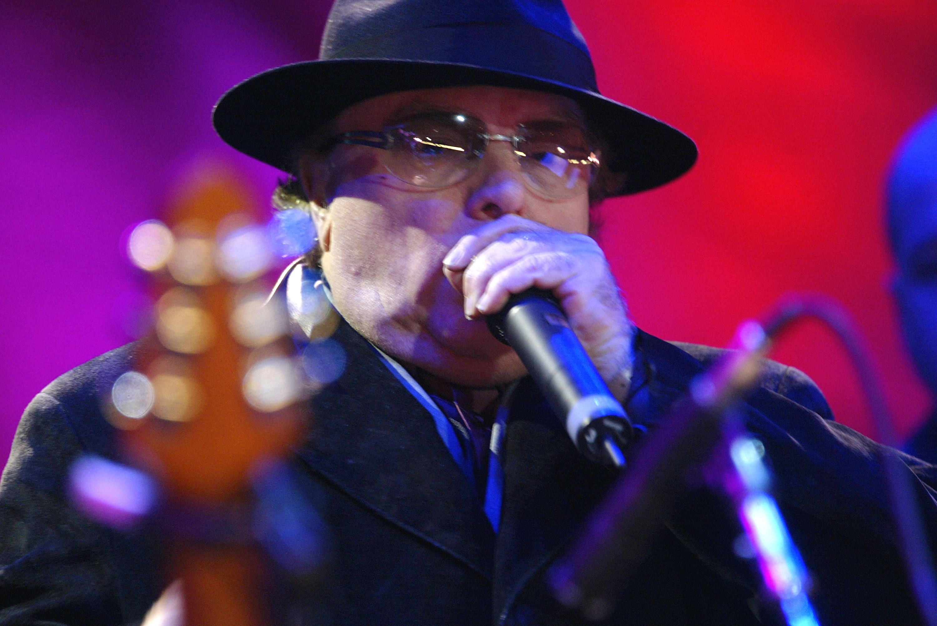 Van Morrison, black fedora, glasses, 2K Desktop Wallpaper