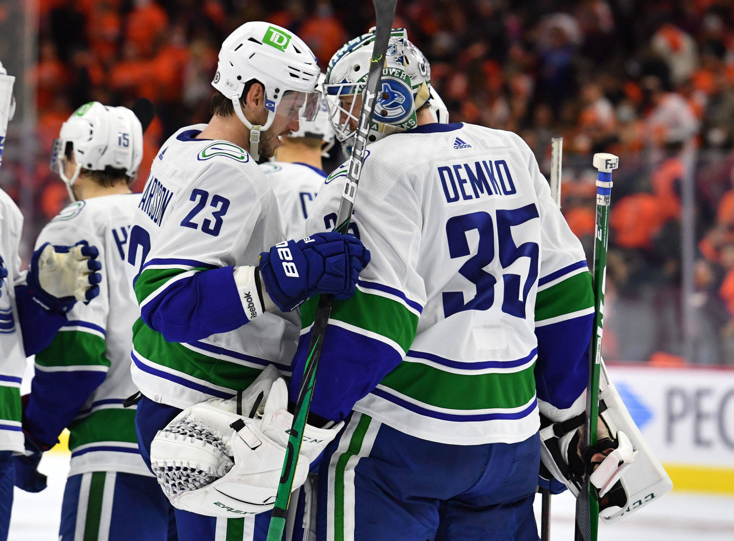 Vancouver Canucks, white green and blue jerseys, ice, 2K Desktop Wallpaper