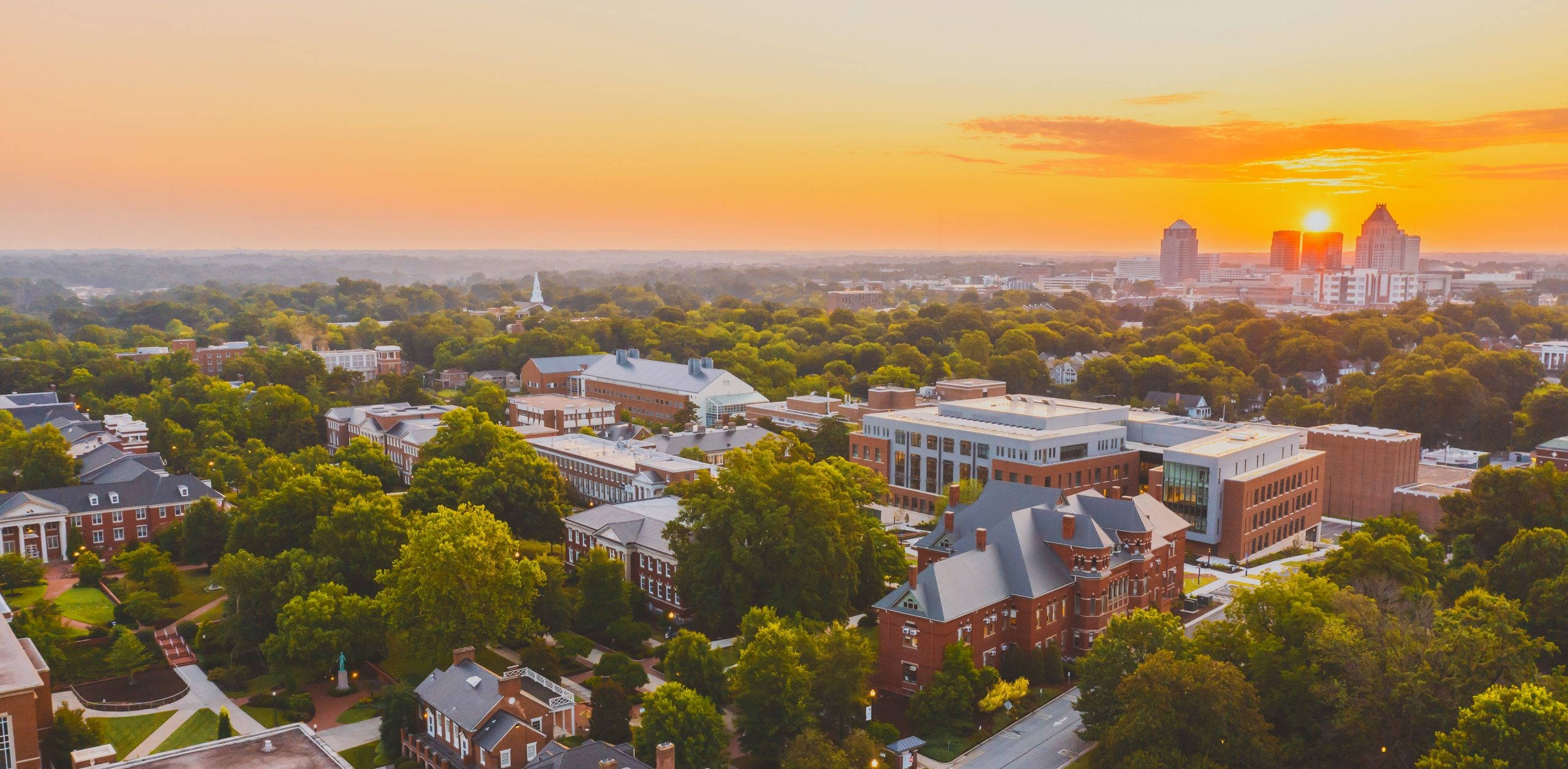 Vanderbilt University, sunset, golden light, 2K Desktop Wallpaper