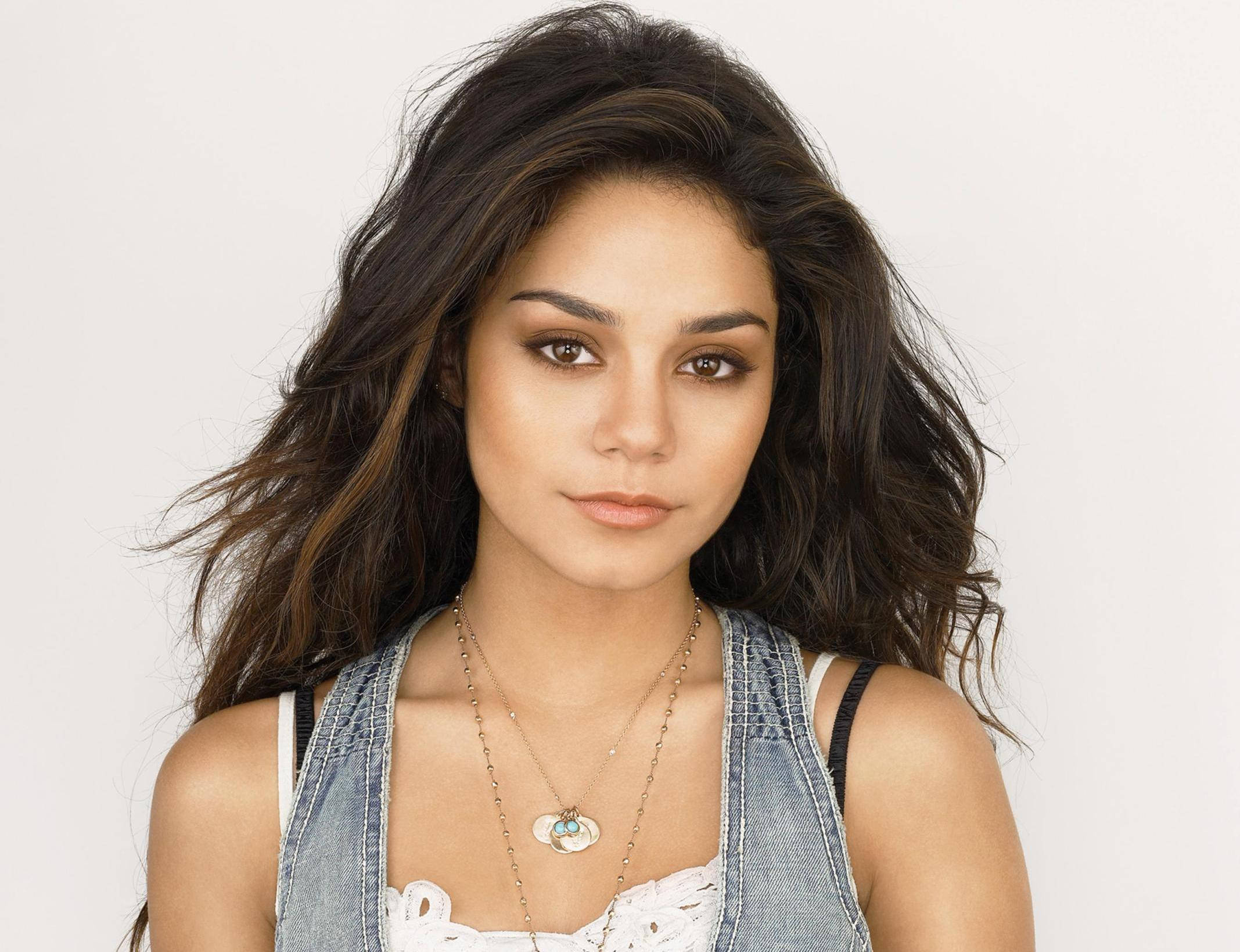 Vanessa Hudgens, wavy dark hair, layered necklaces, Full HD Desktop Wallpaper