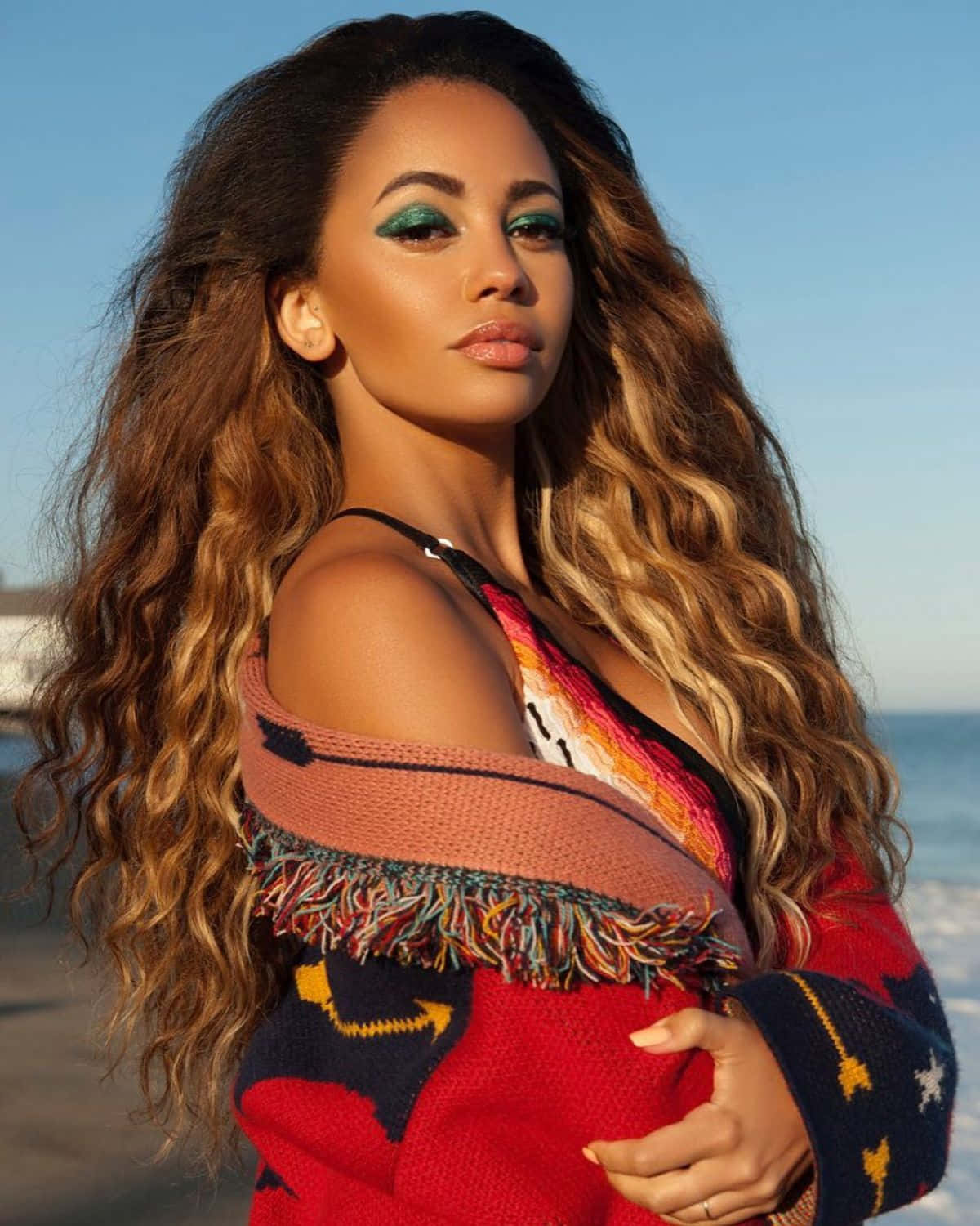 Vanessa Morgan, beachside, ocean, HD Phone Wallpaper