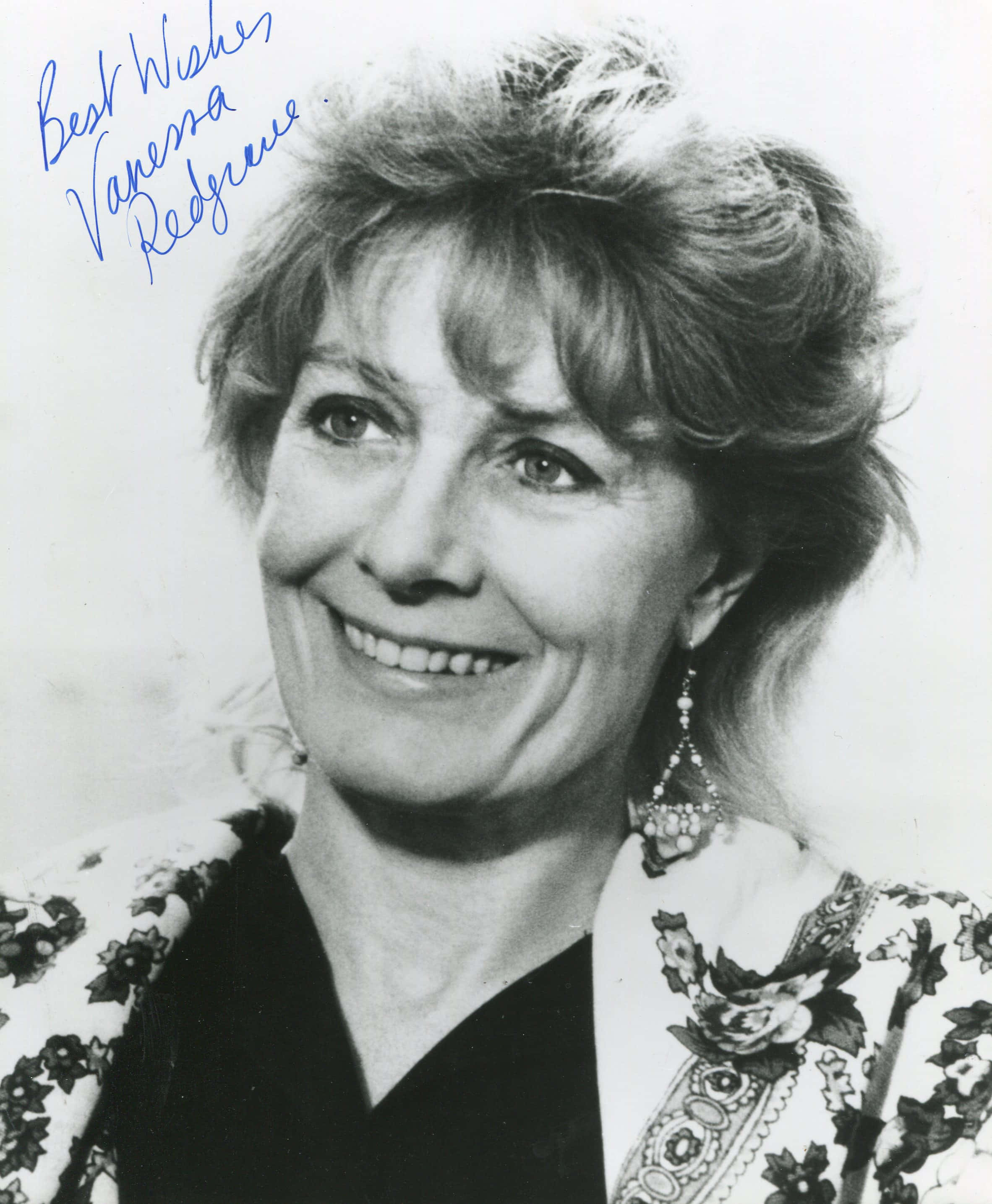 Vanessa Redgrave, black and white portrait, handwritten autograph, 2K Phone Wallpaper