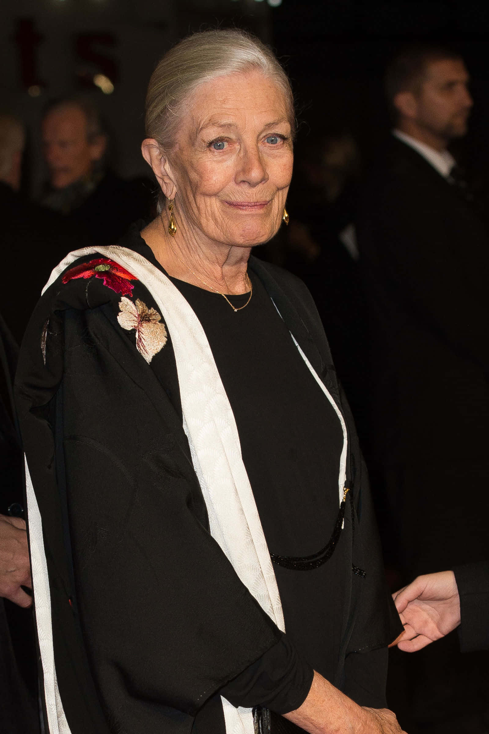Vanessa Redgrave, black outfit, white scarf, Full HD Phone Wallpaper