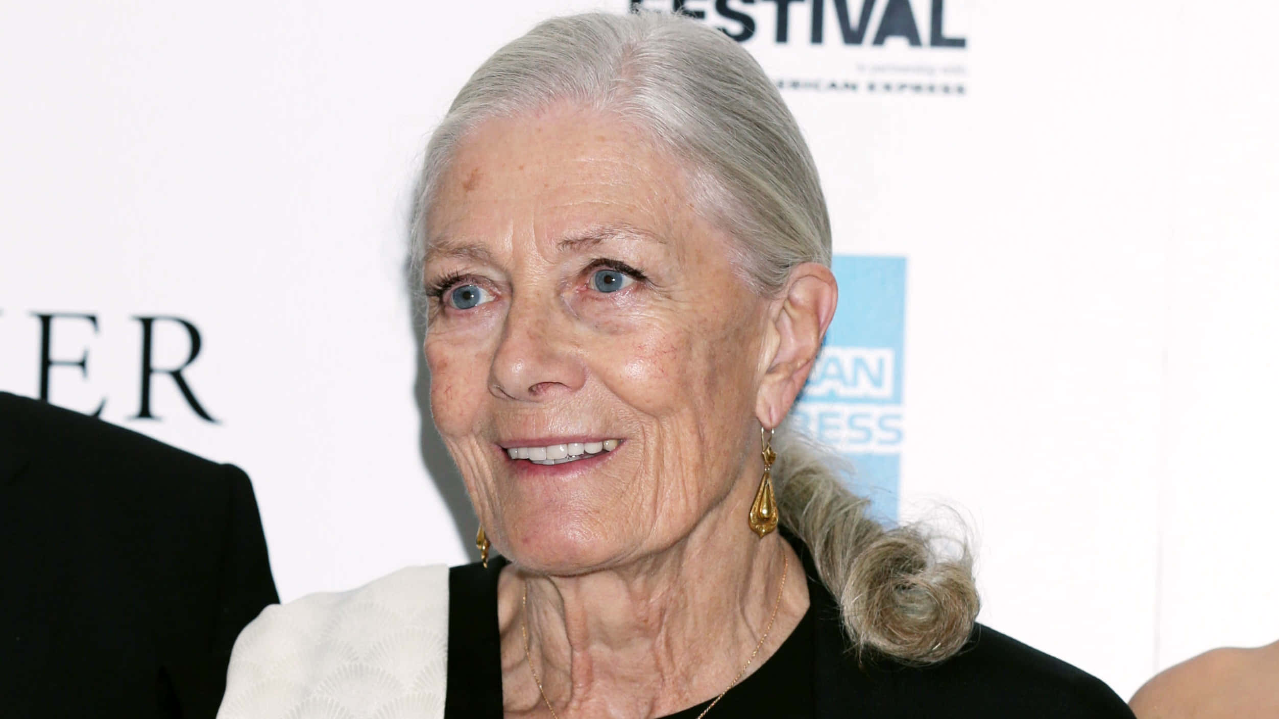 Vanessa Redgrave, elegant event, silver hair, Full HD Desktop Wallpaper