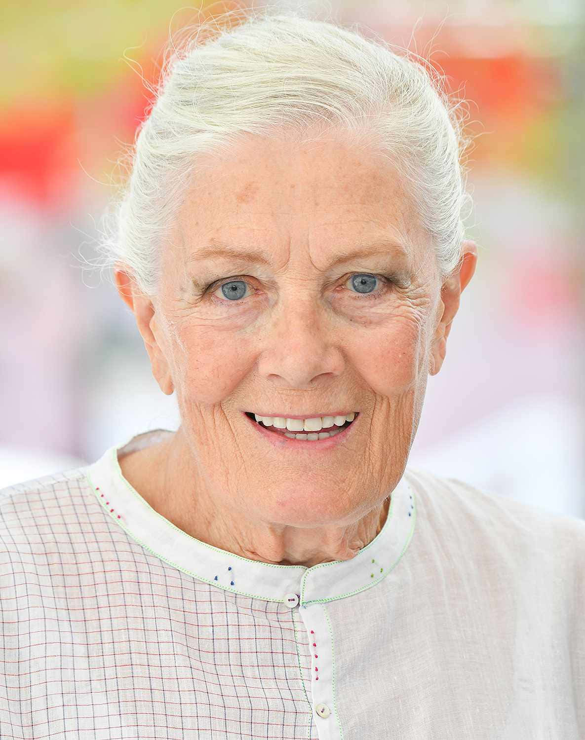 Vanessa Redgrave, white hair, blue eyes, HD Phone Wallpaper