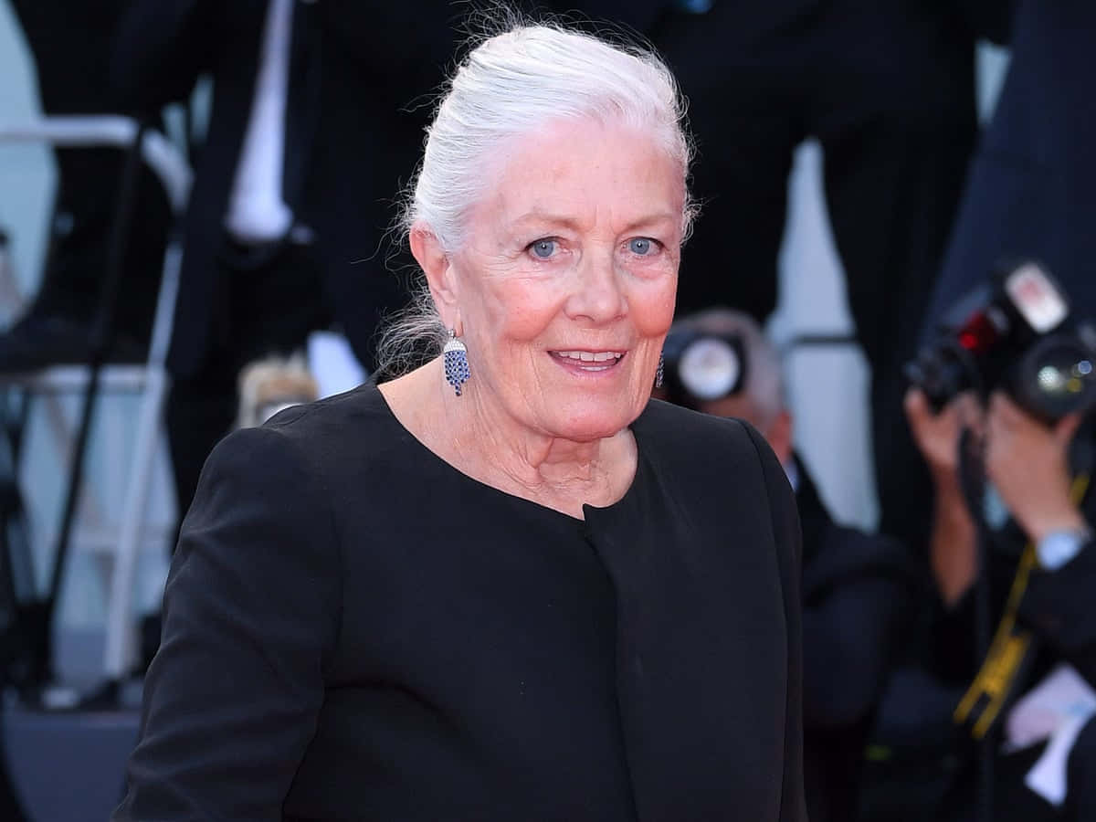 Vanessa Redgrave, black dress, red carpet event, SD Desktop Wallpaper
