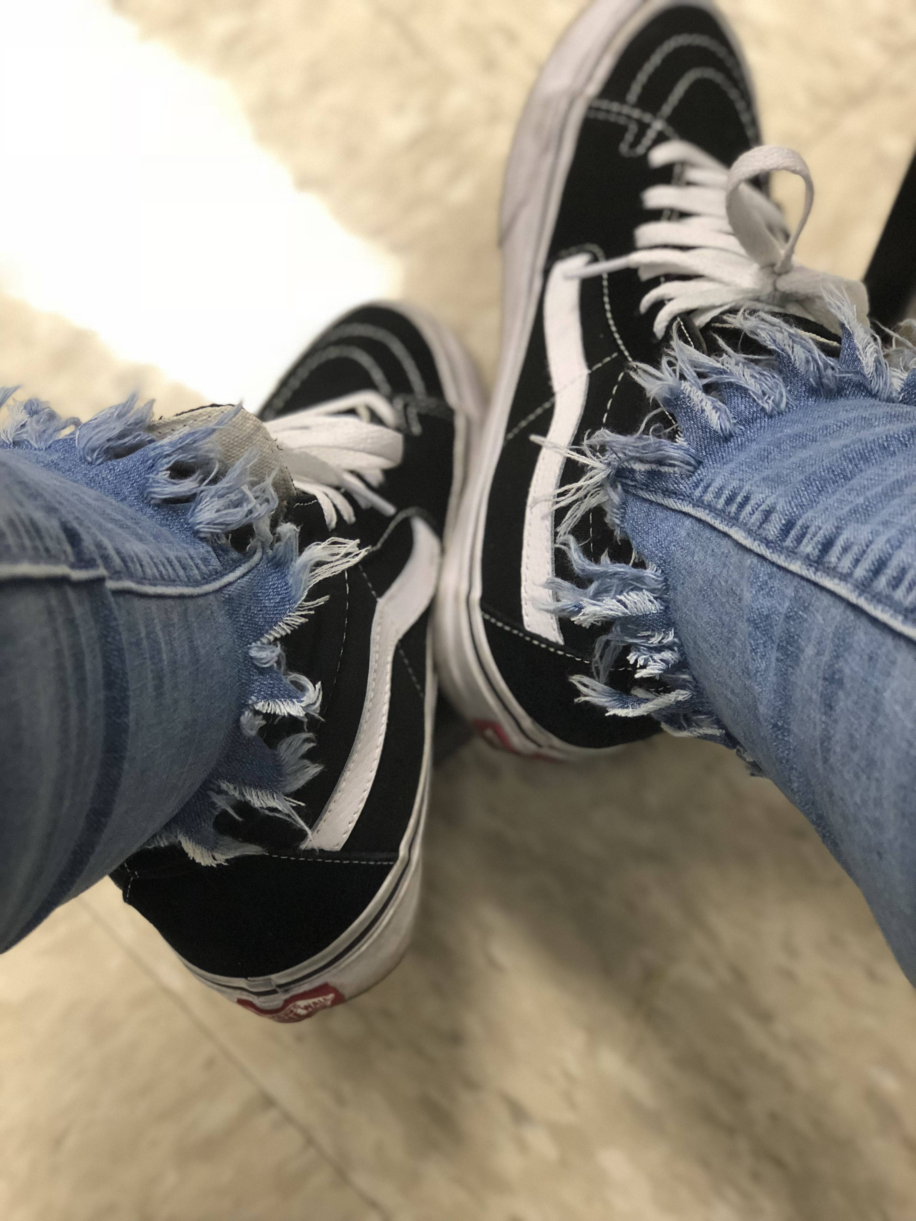Vans Off The Wall, distressed jeans, black Vans sneakers, 4K Phone Wallpaper
