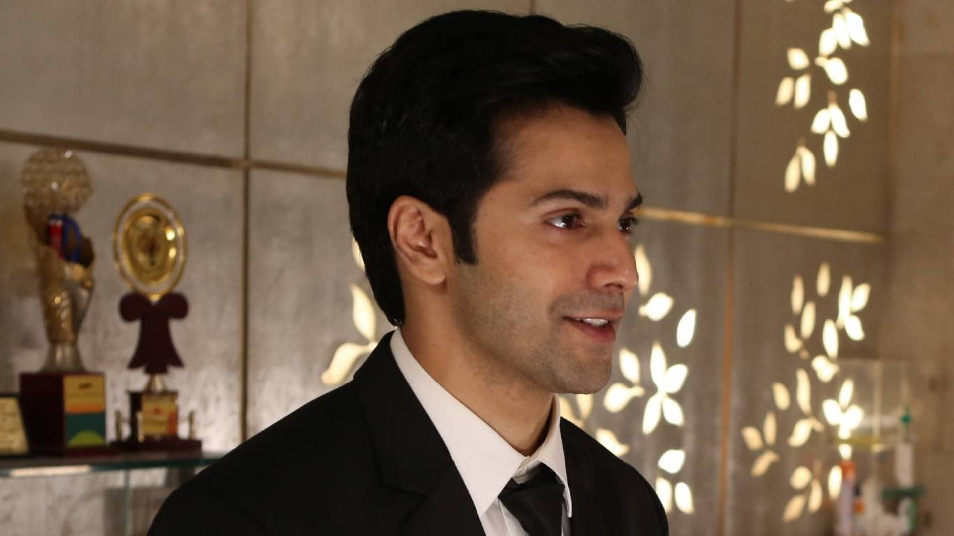 Varun Dhawan, black suit, trophies, Full HD Desktop Wallpaper