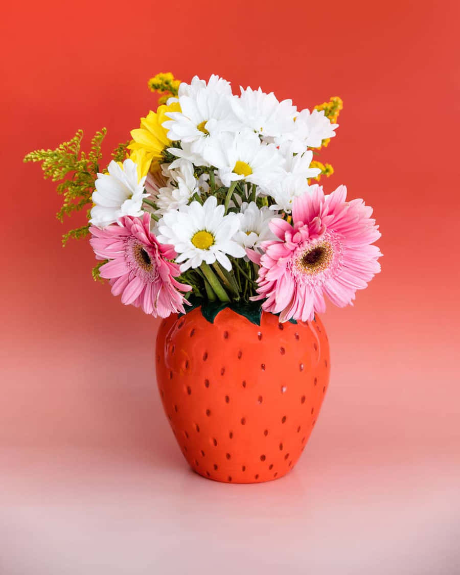 strawberry vase, glossy red, white daisies, SD Phone Wallpaper