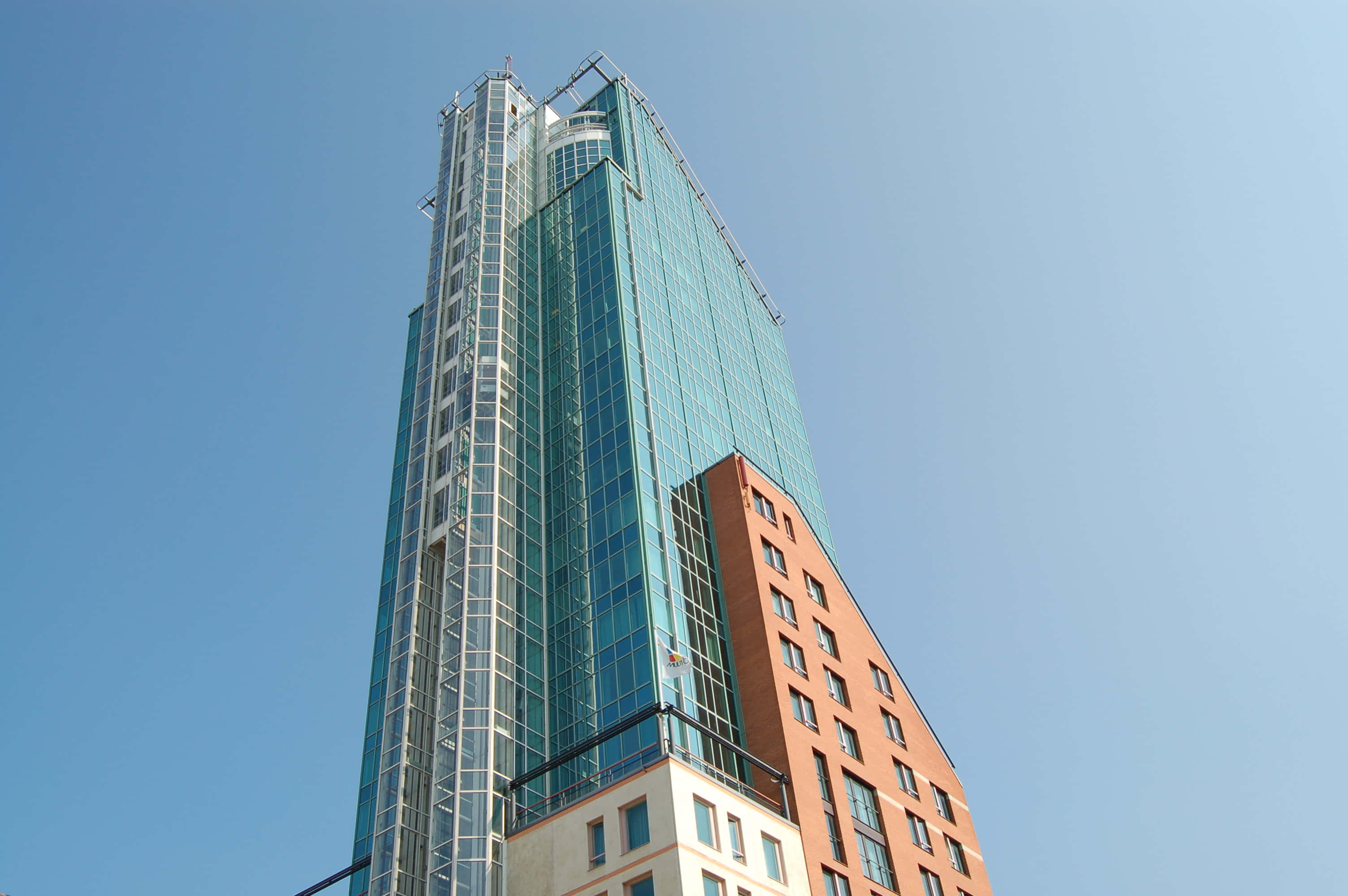 Västerås, skyscraper, glass skyscraper, 2K Desktop Wallpaper