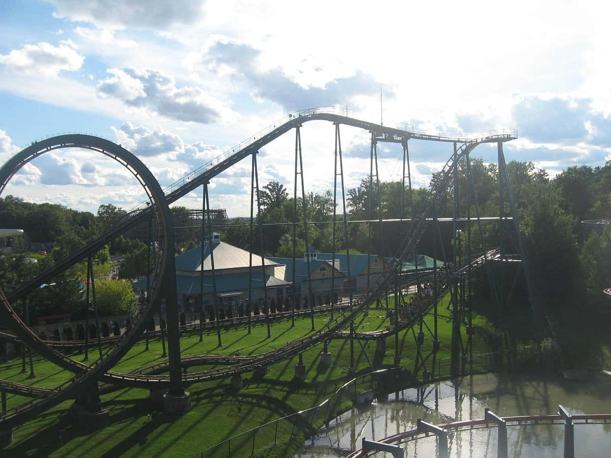 Vaughan Canada, steel roller coaster, massive loop, SD Desktop Wallpaper