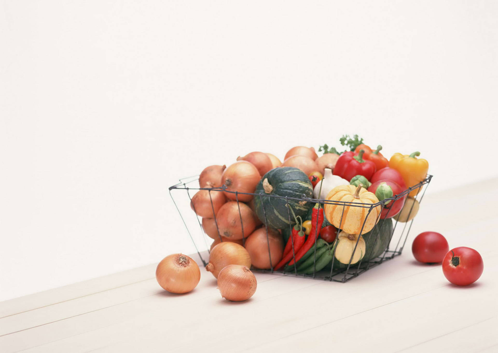 wire basket, fresh vegetables, light wooden surface, Full HD Desktop Wallpaper