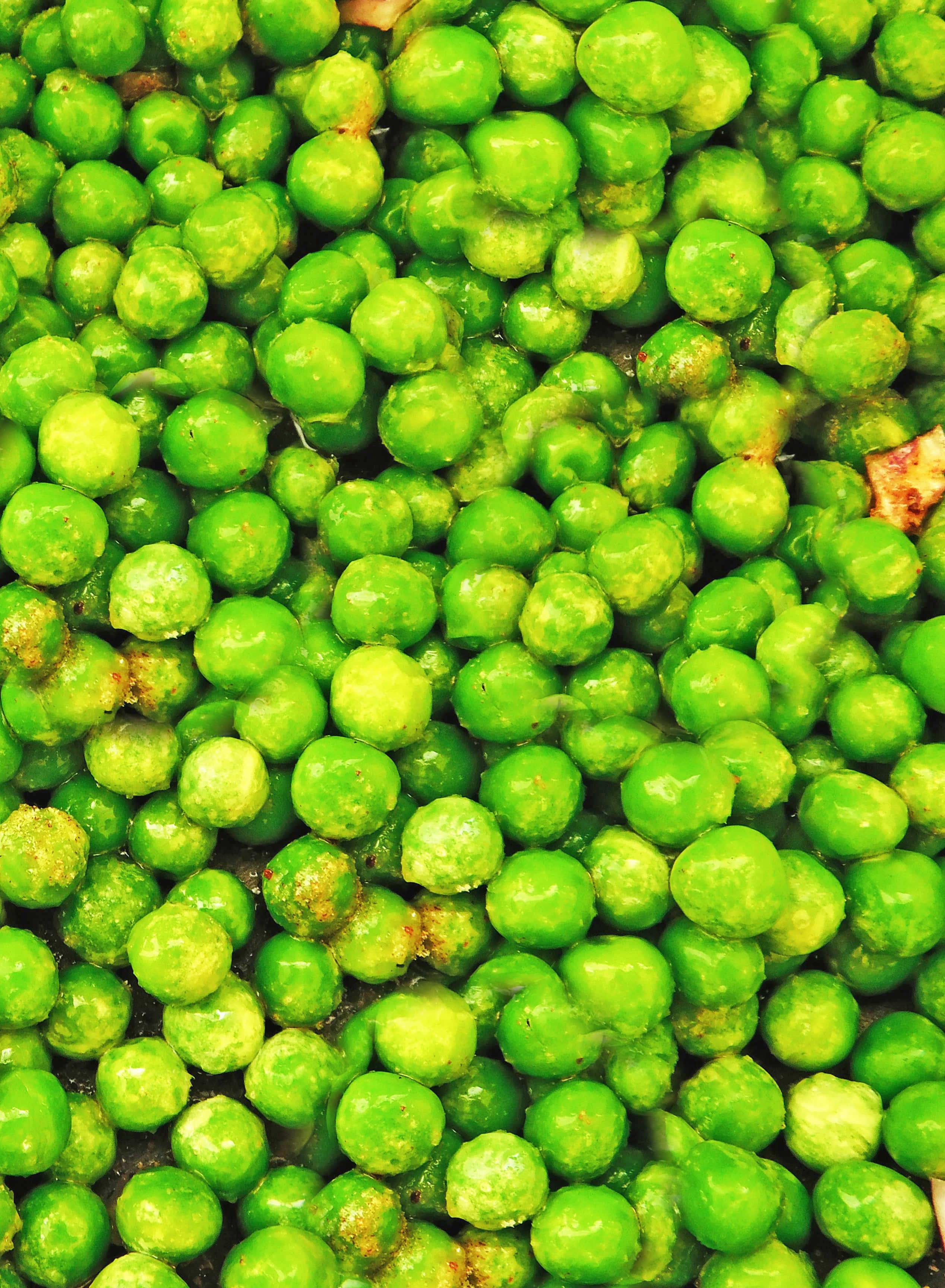 peas, vibrant green, moisture, 2K Phone Wallpaper