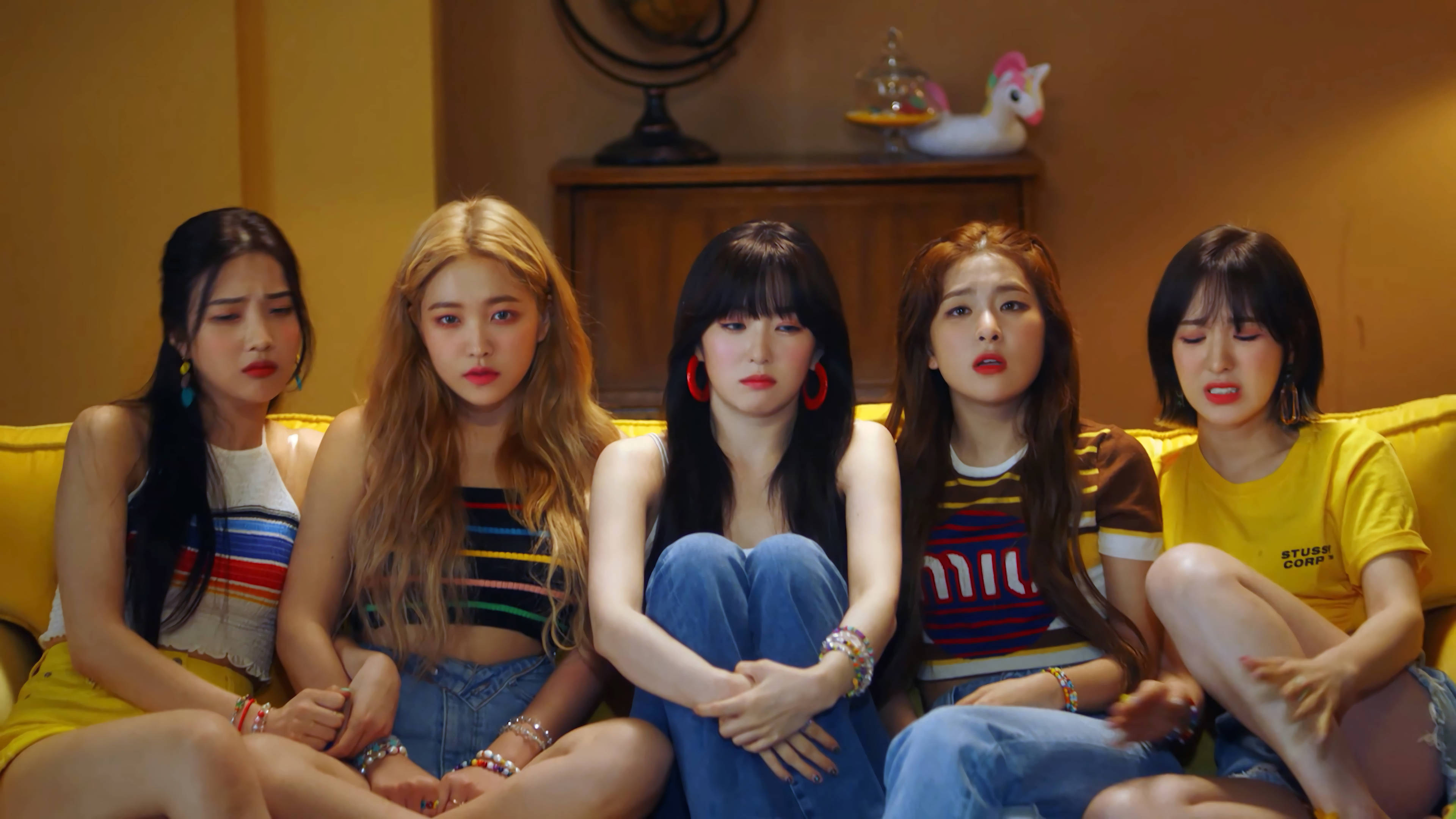 Red Velvet, movie night, yellow couch, 4K Desktop Wallpaper