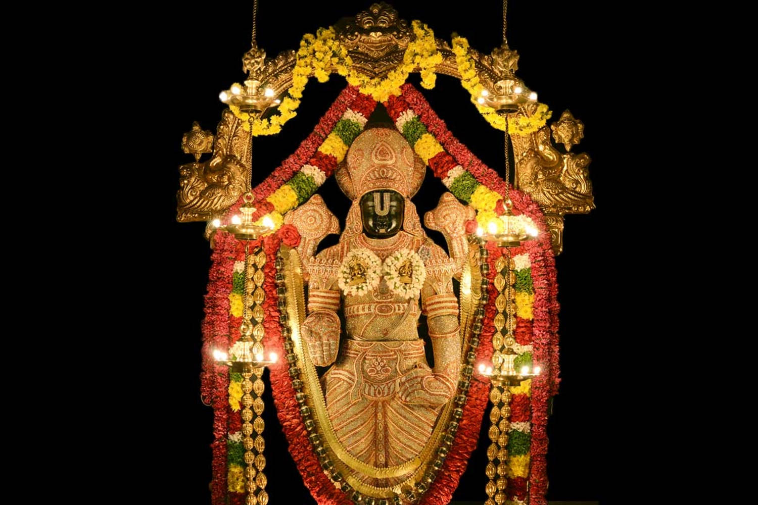 Venkateswara Swamy, destroyer of sins, golden deity statue, HD Desktop Wallpaper